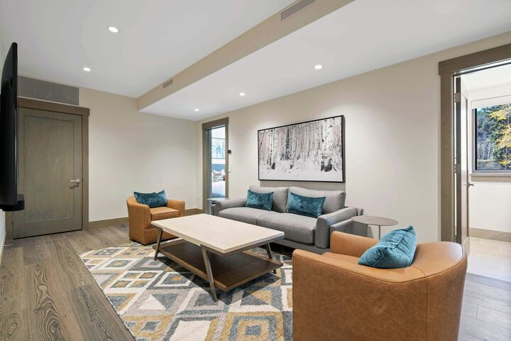 #02 - Second Living Area