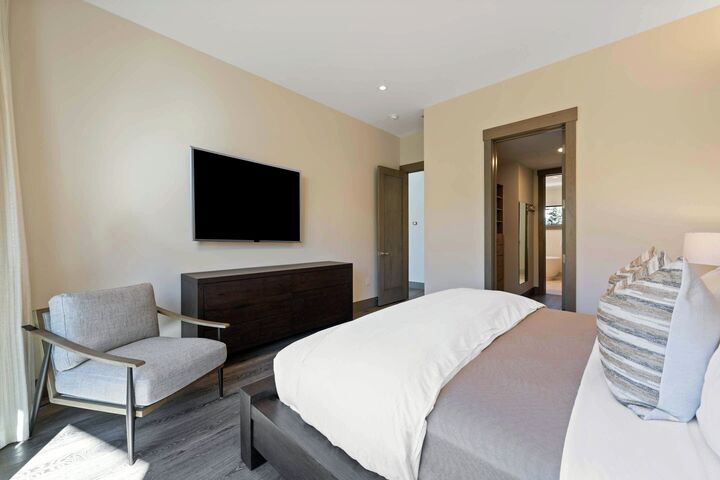 #02 - Master Bedroom