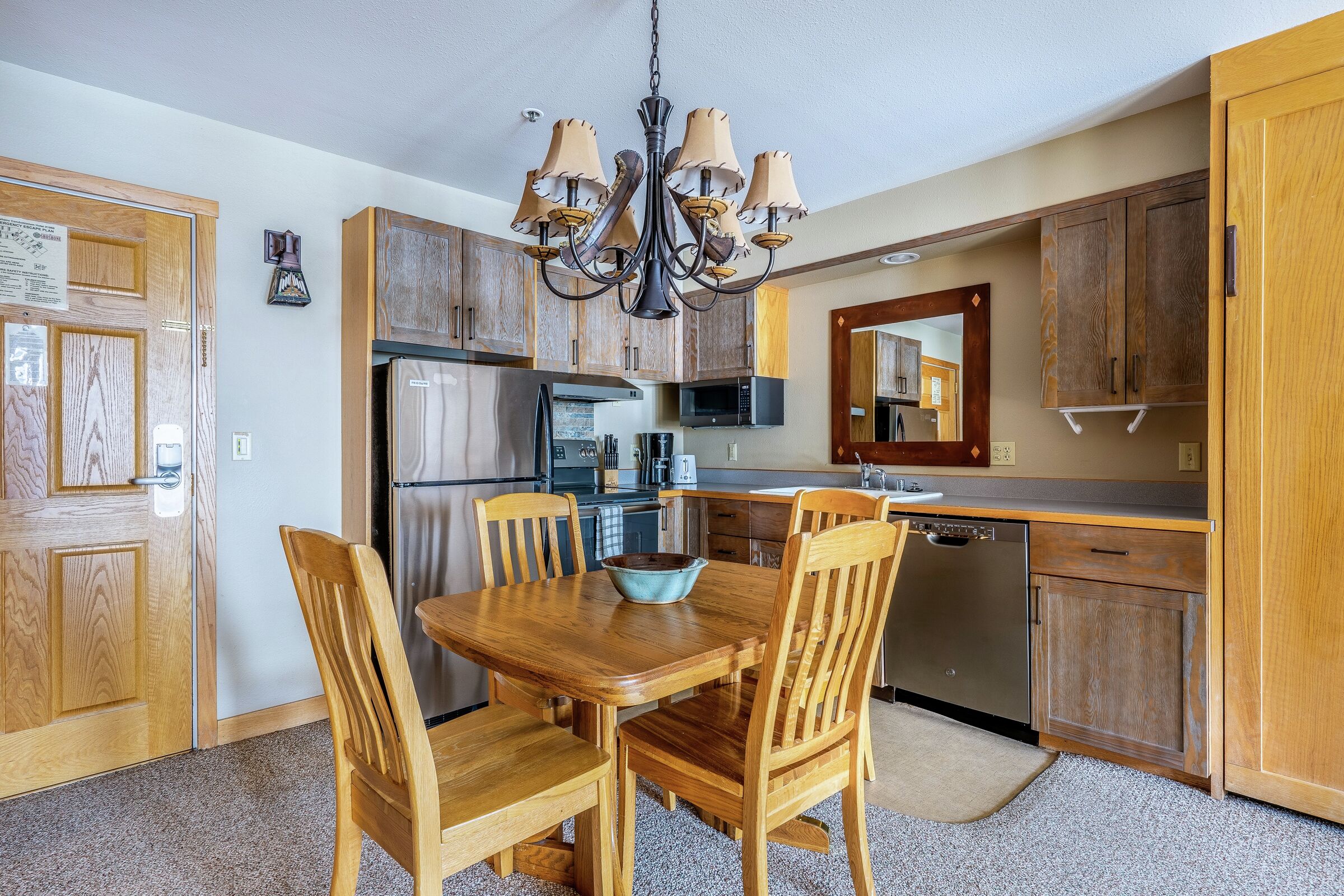 Dining Room & Kitchen
