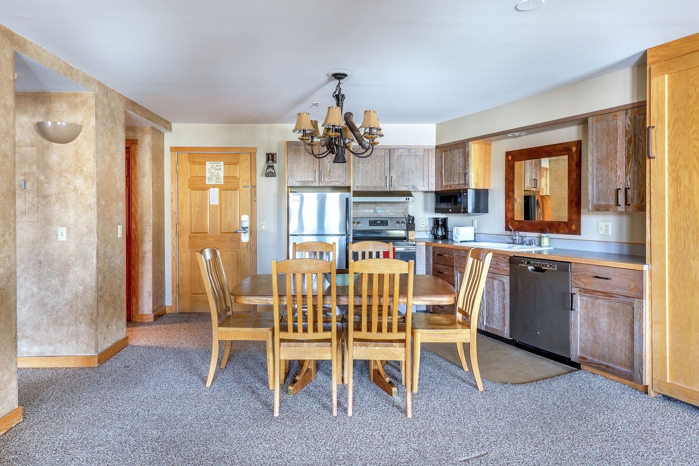 Dining Room & Kitchen