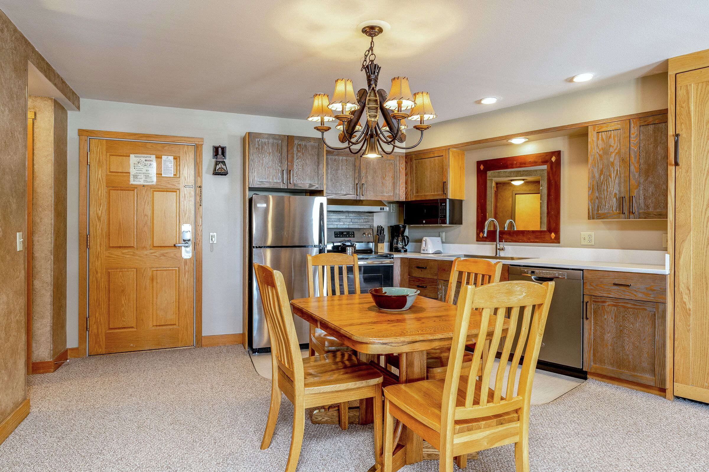 Dining Room & Kitchen