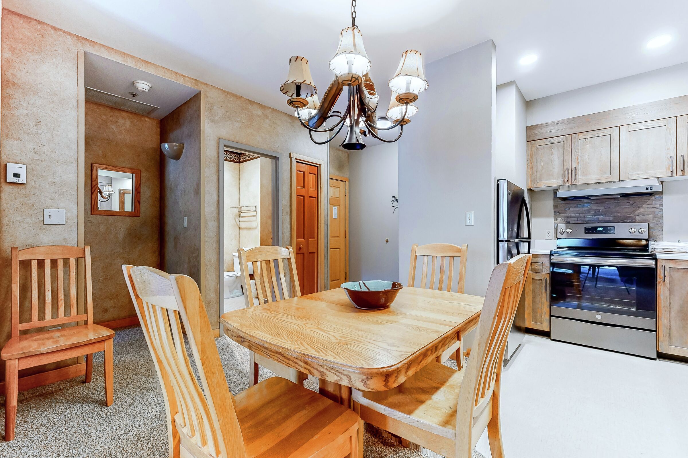 Dining Room & Kitchen