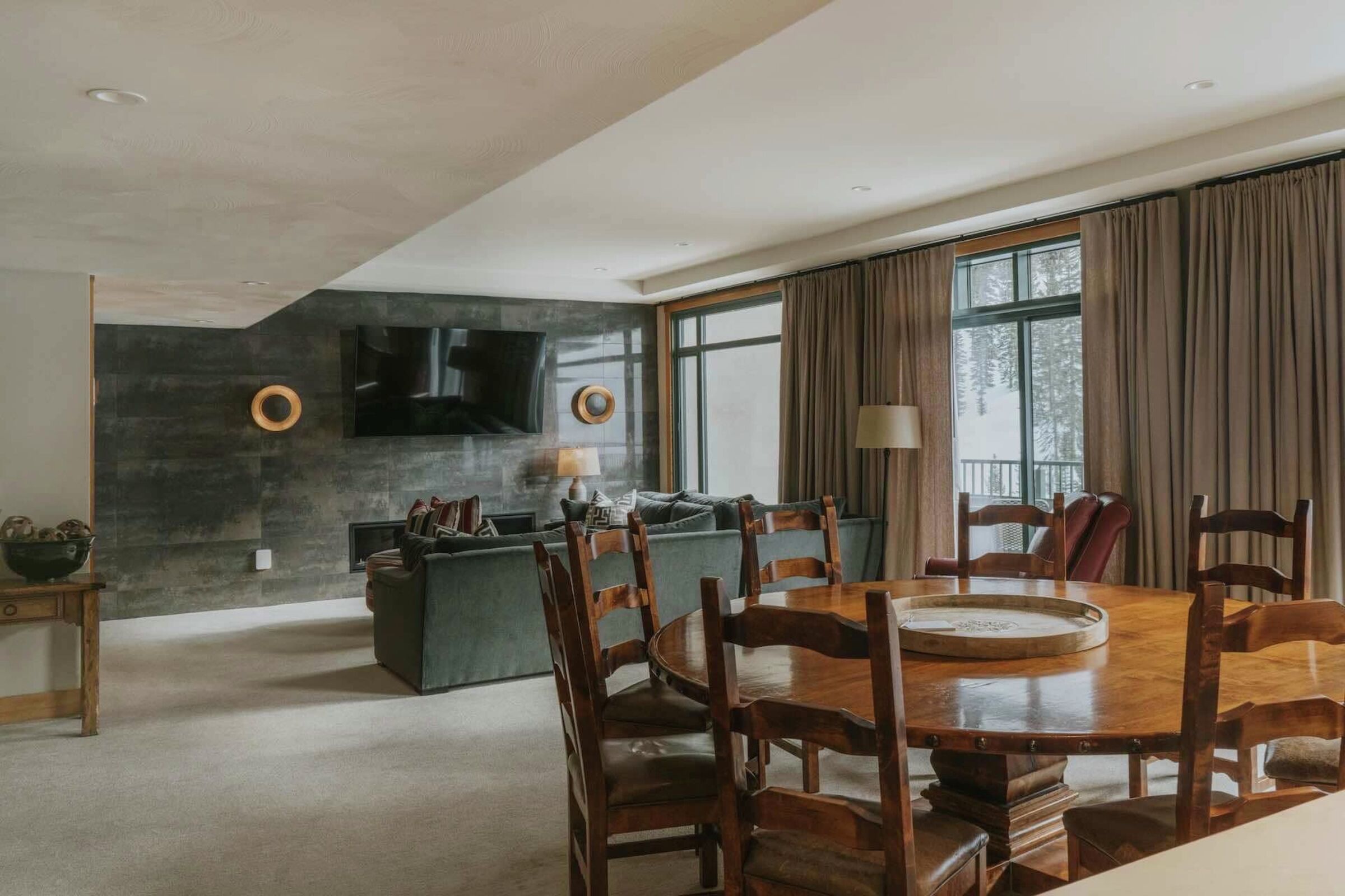 #1003 - Dining Room