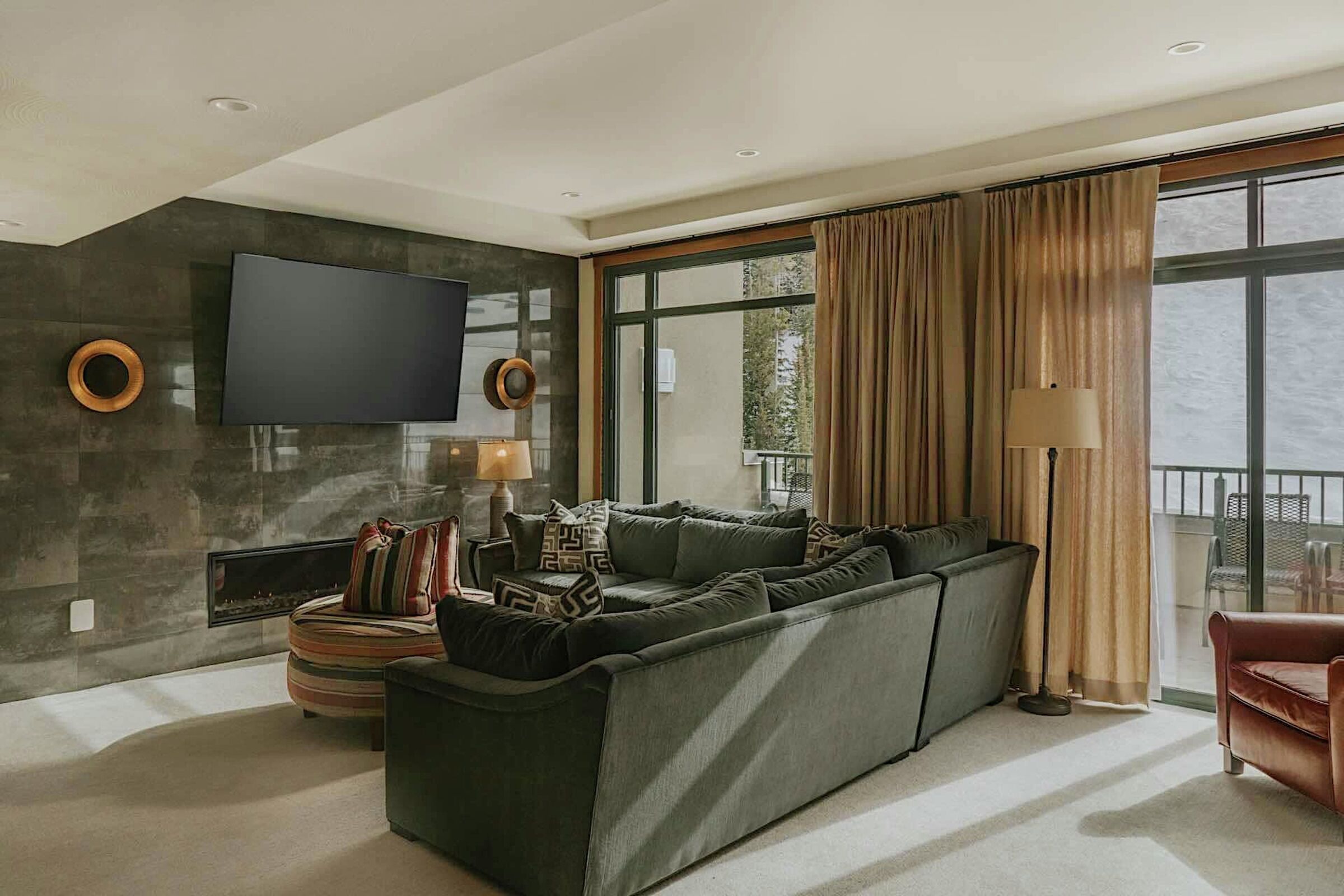 #1003 - Living Room