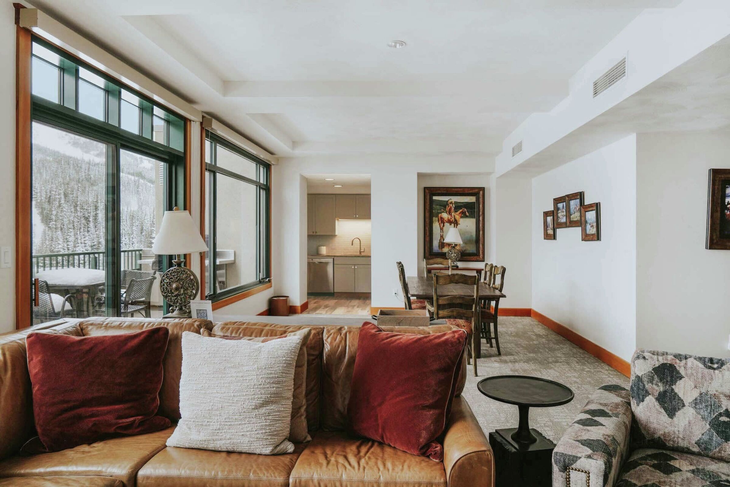 #1005 - Living Room & Dining Room