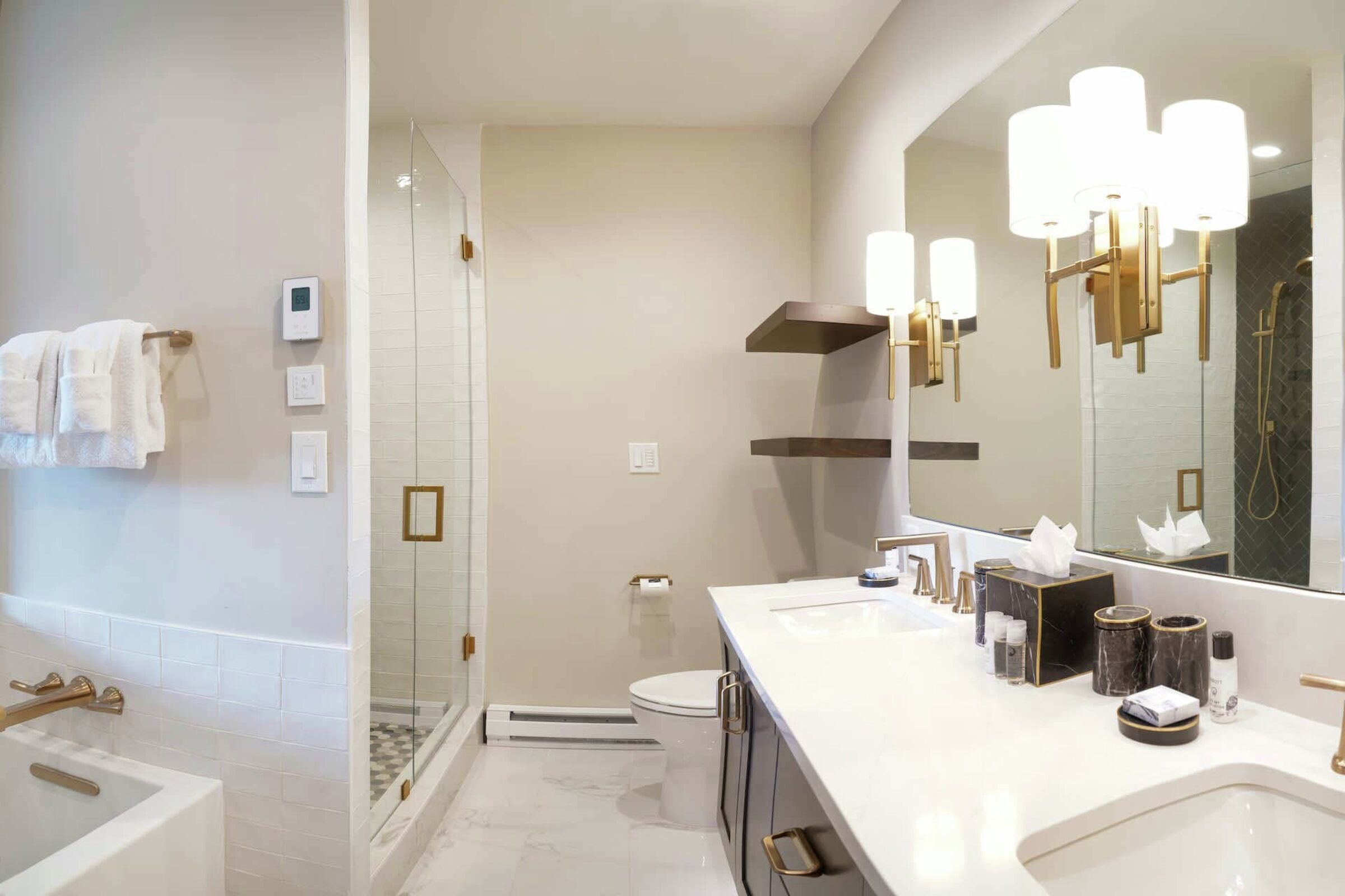 #1008 - Master Ensuite Bathroom
