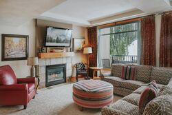 4 Bdrm Penthouse - Living Room