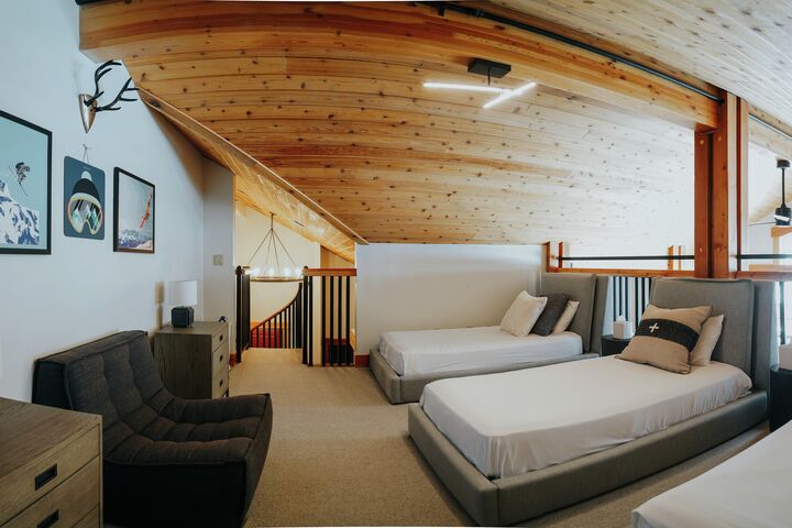 #8515 - Loft Sleeping Area