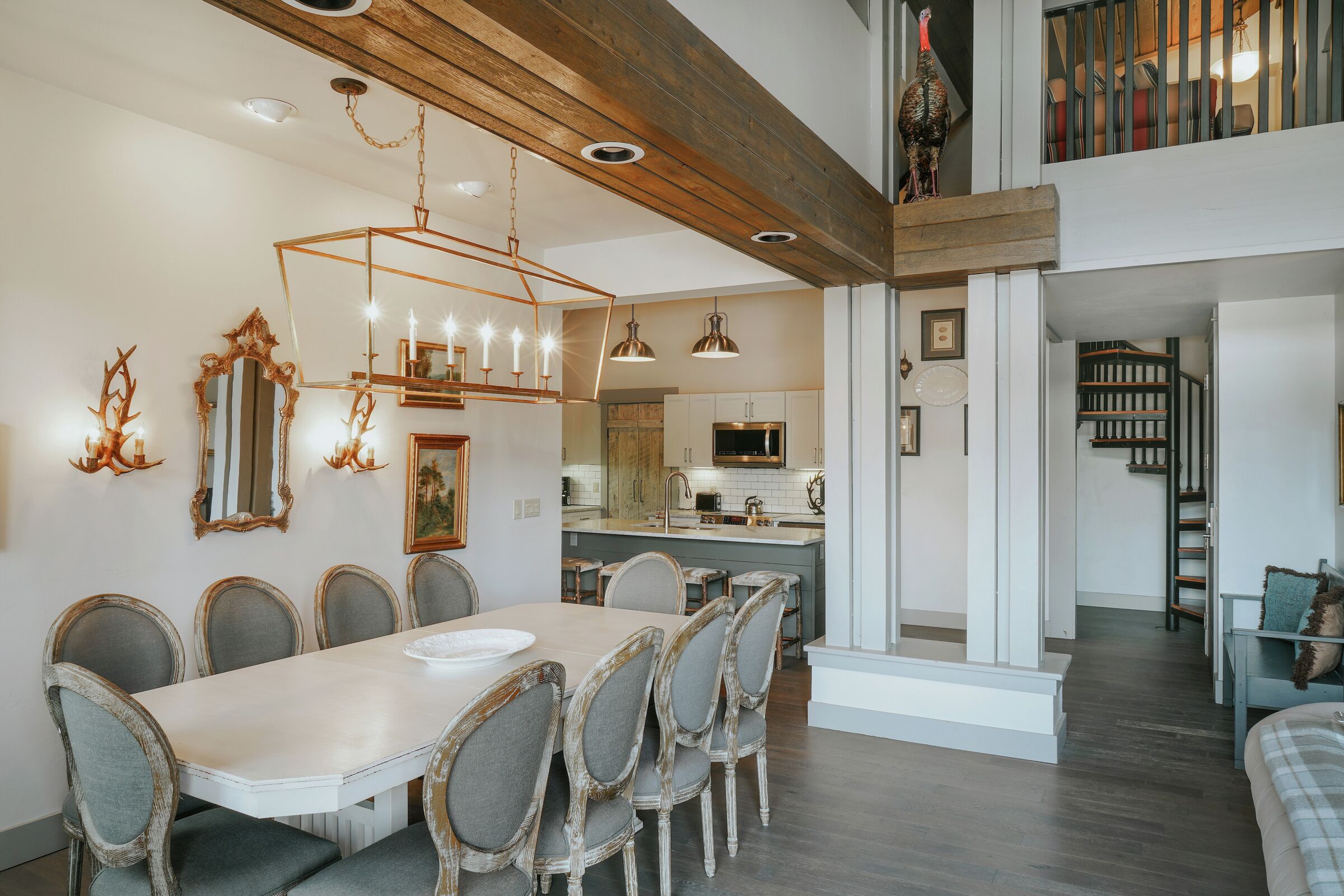 Dining Area & Kitchen