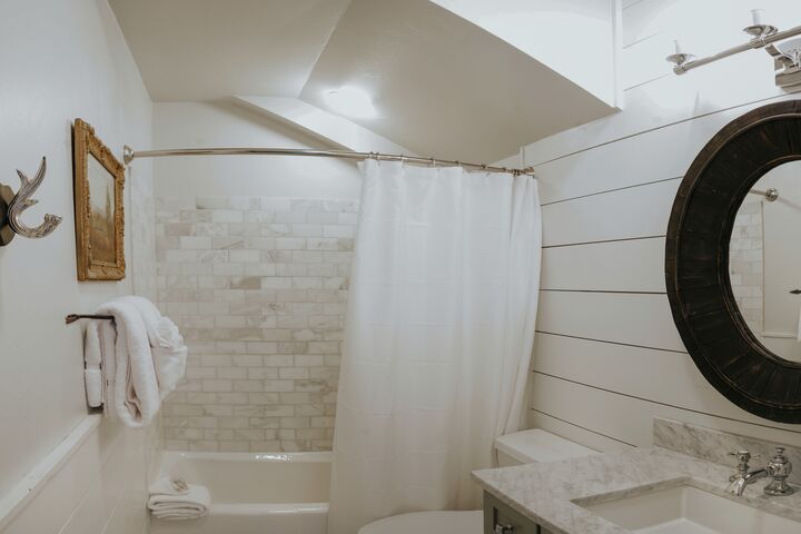 #8513 - Bathroom