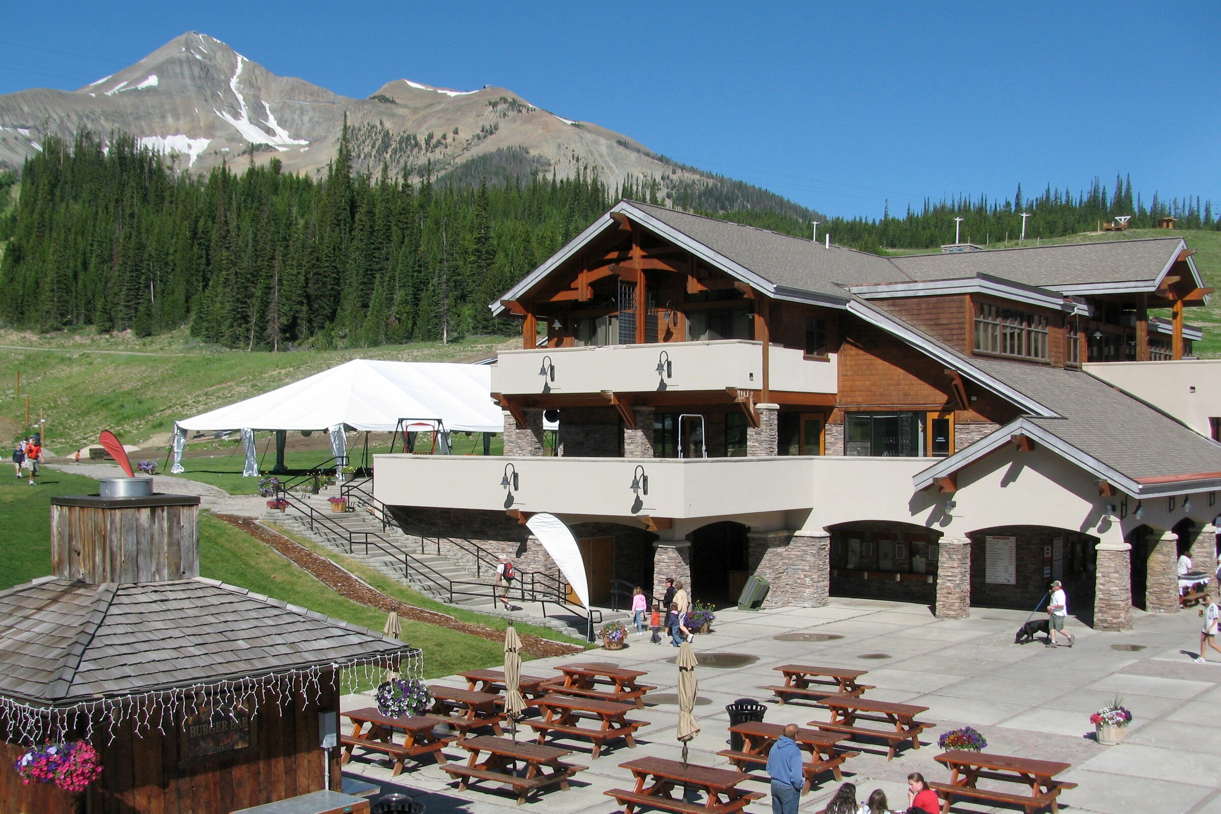 Snowcrest Lodge