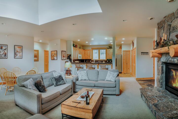 #210A - Living Area, Dining Area & Kitchen