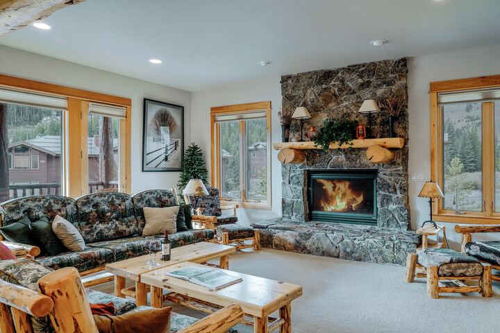 #305C - Living Area