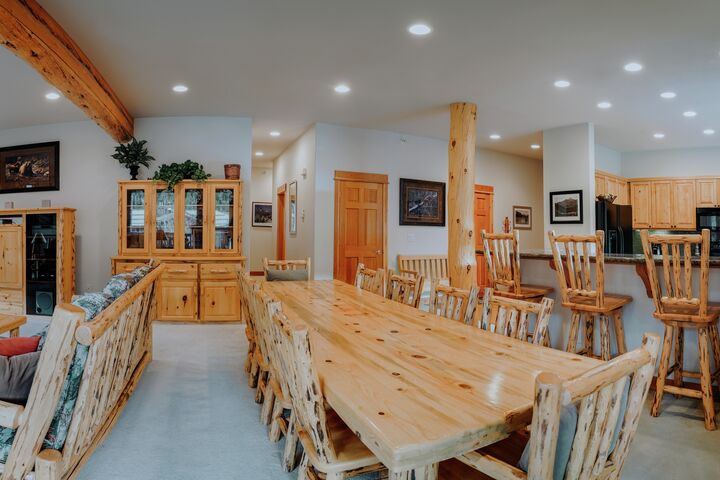 #305C - Dining Area & Kitchen