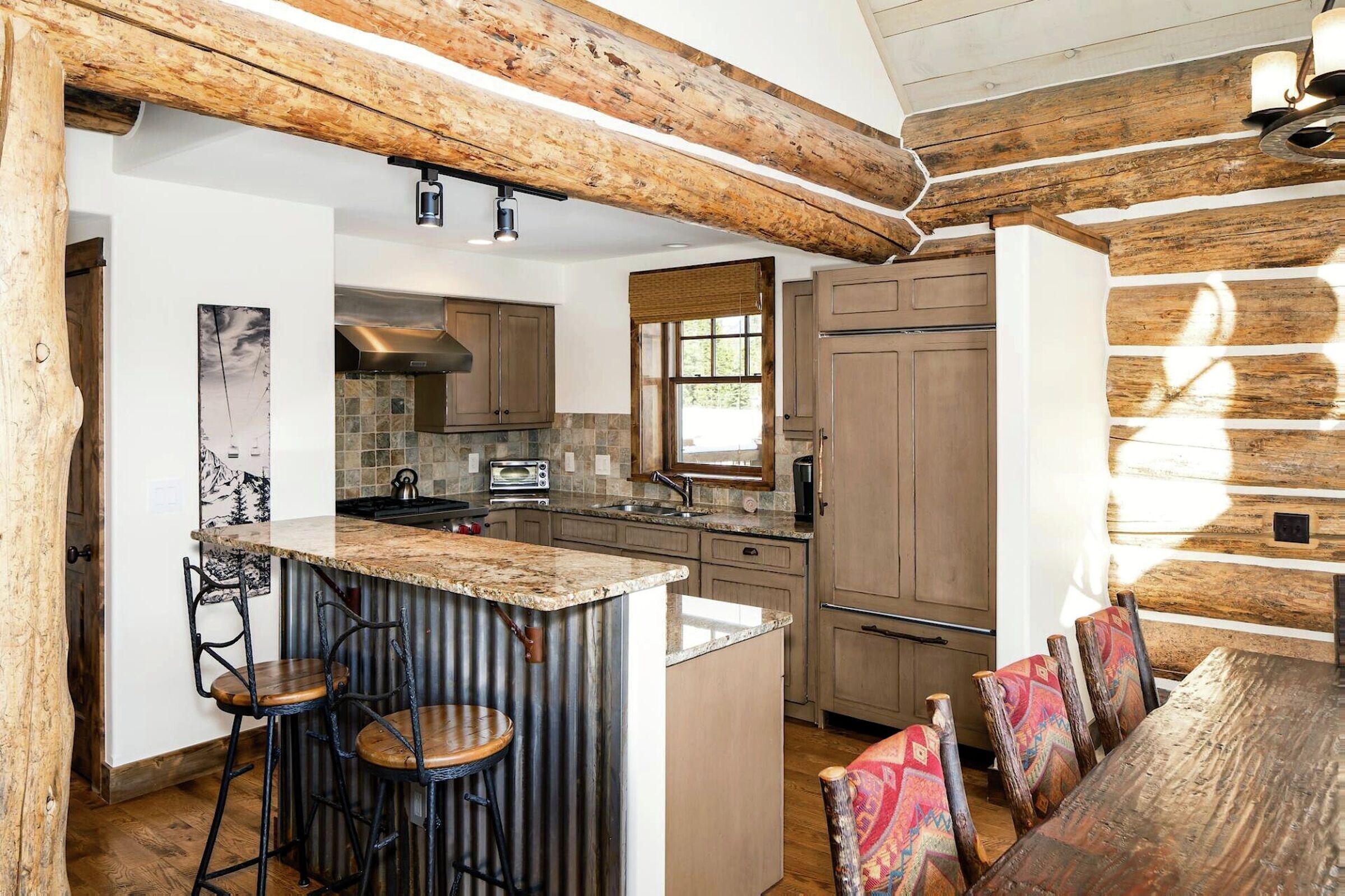#12 Manitou - Kitchen