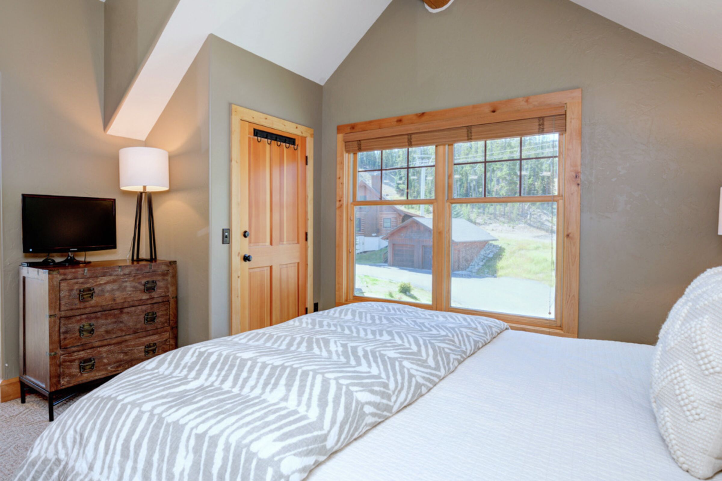#9A Red Cloud Loop - Master Bedroom
