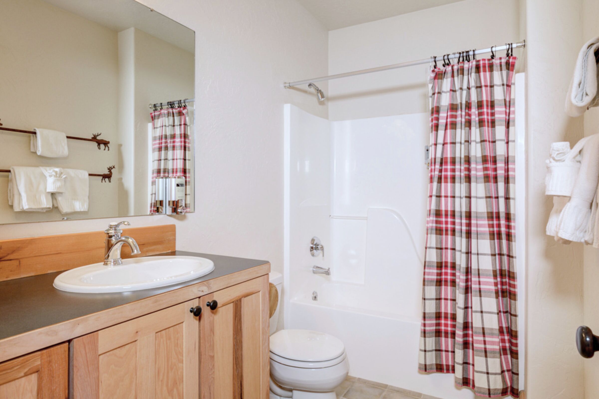 #9A Red Cloud Loop - Bathroom
