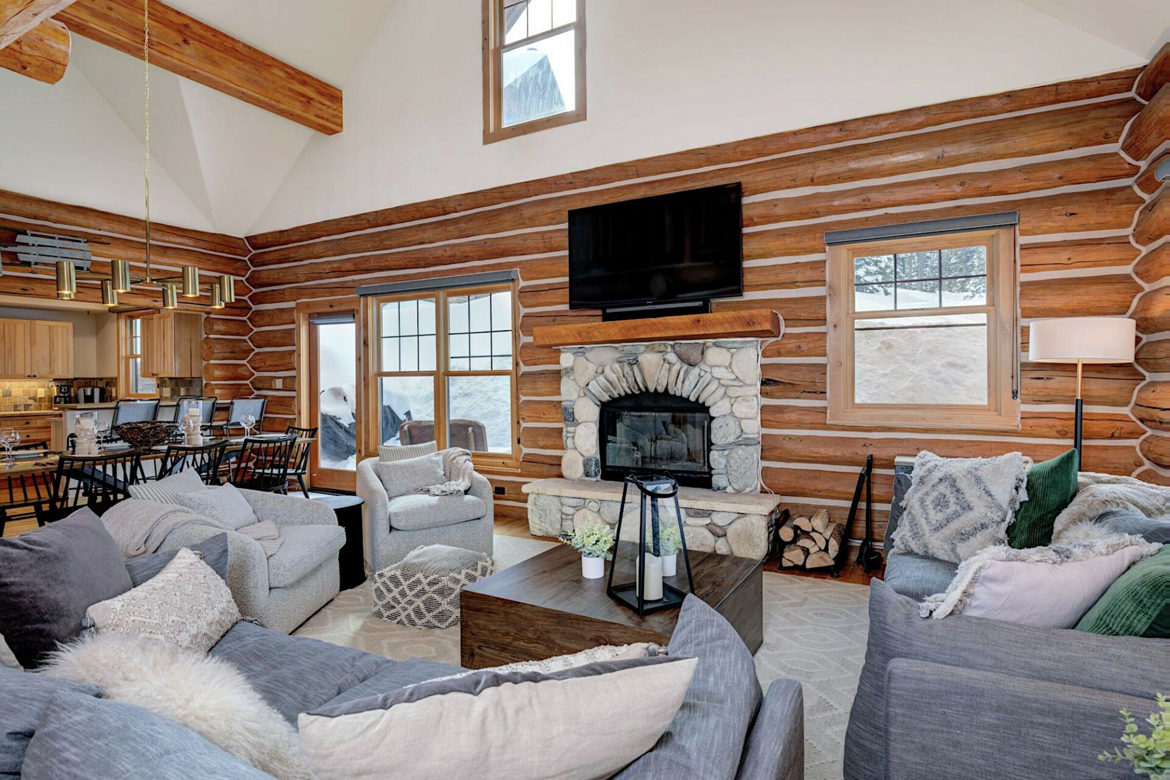 #6 Rose Bud - Living Room