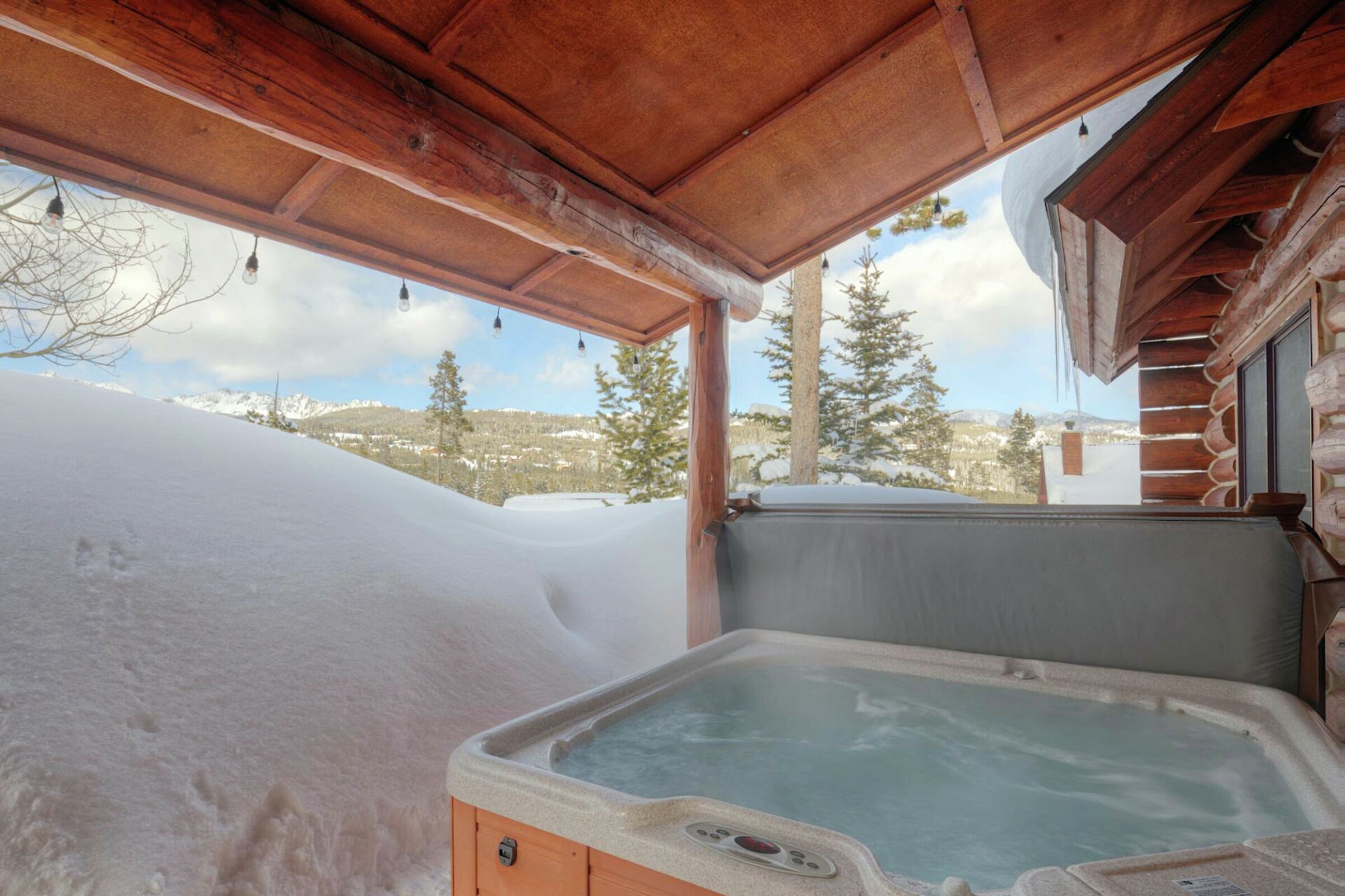 #6 Rose Bud - Outdoor Hot Tub