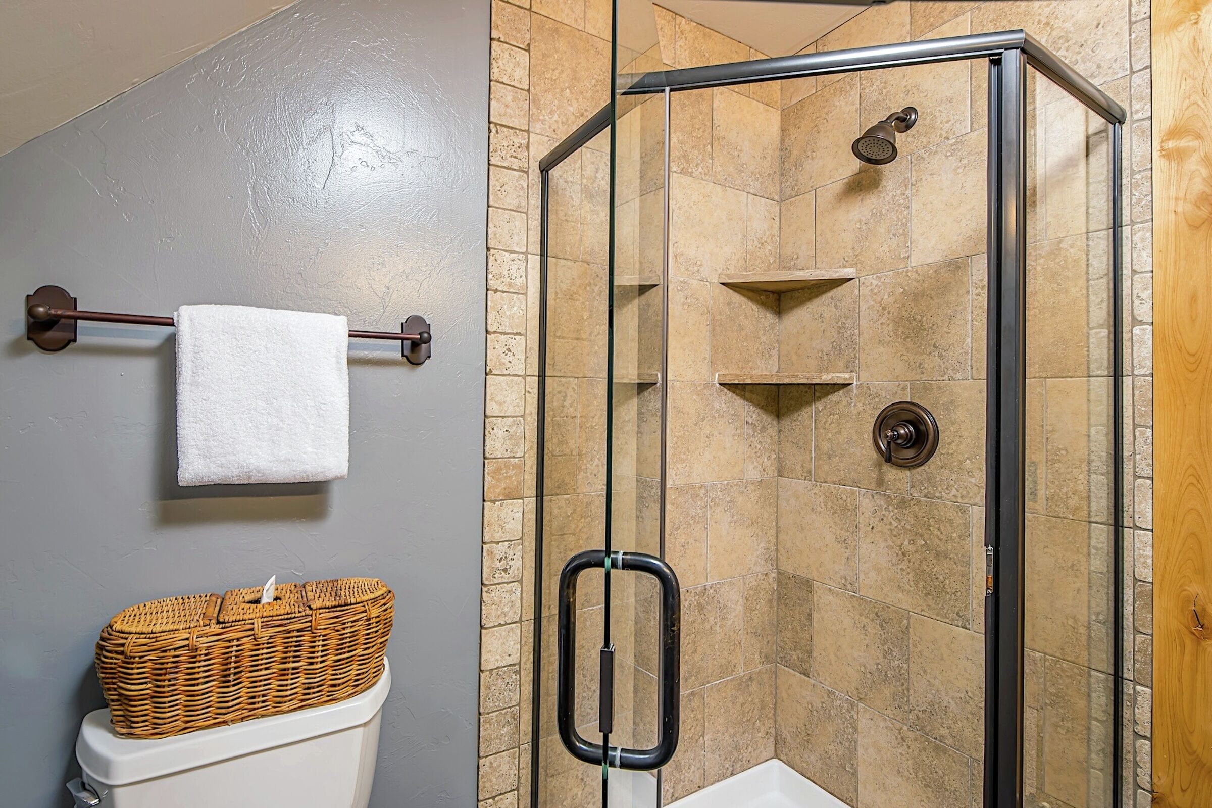 #6 Chief Gull - Master Ensuite Bathroom