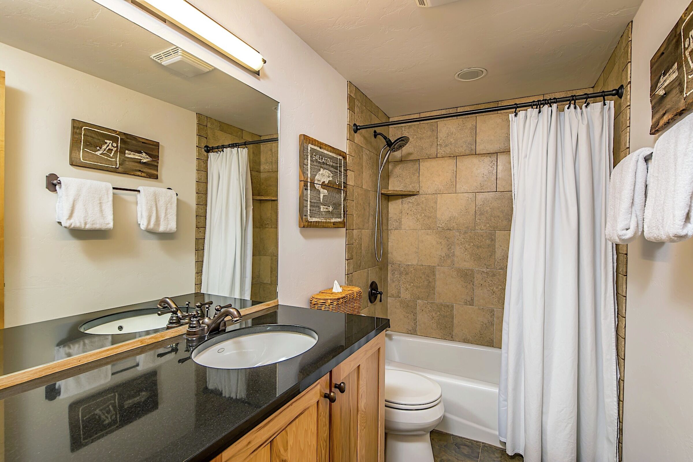 #6 Chief Gull - Bathroom