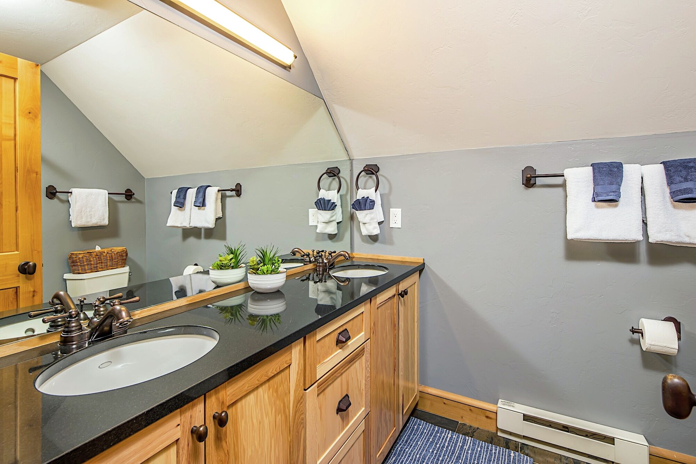 #6 Chief Gull - Master Ensuite Bathroom