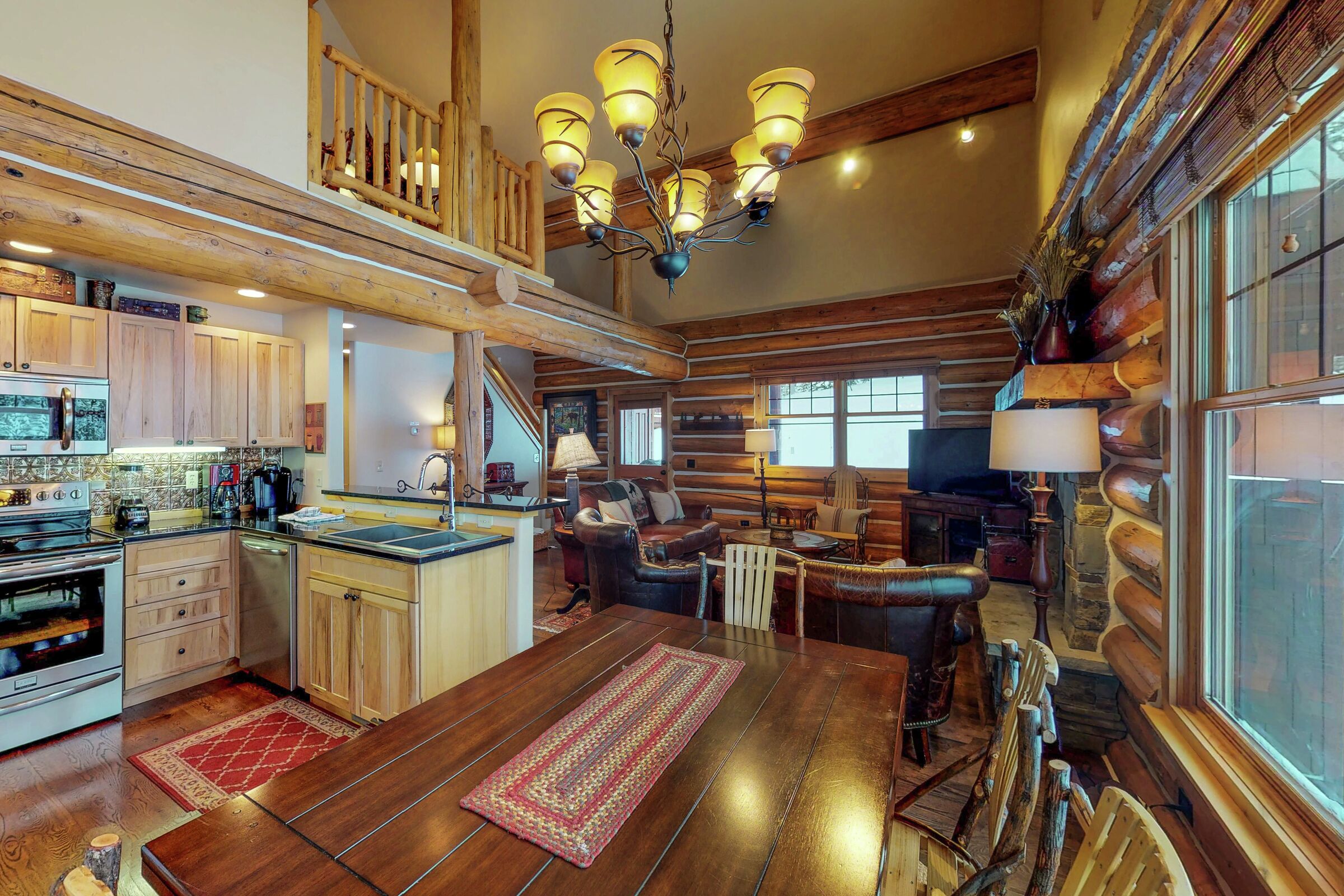 Dining Room & Kitchen