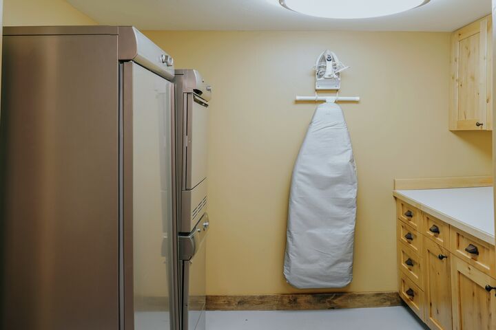5 Bdrm HT - Laundry Room