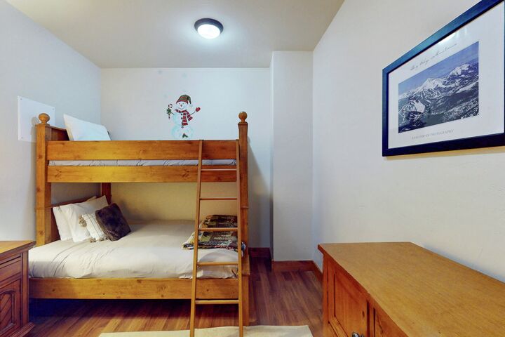Den with Bunk Bed