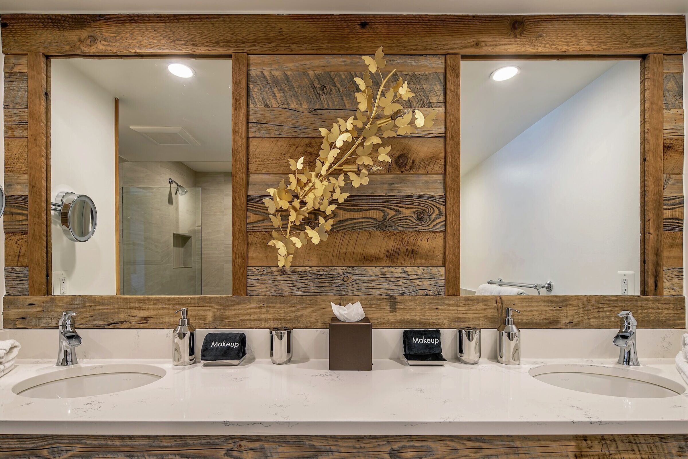 #1733 - Master Ensuite Bathroom