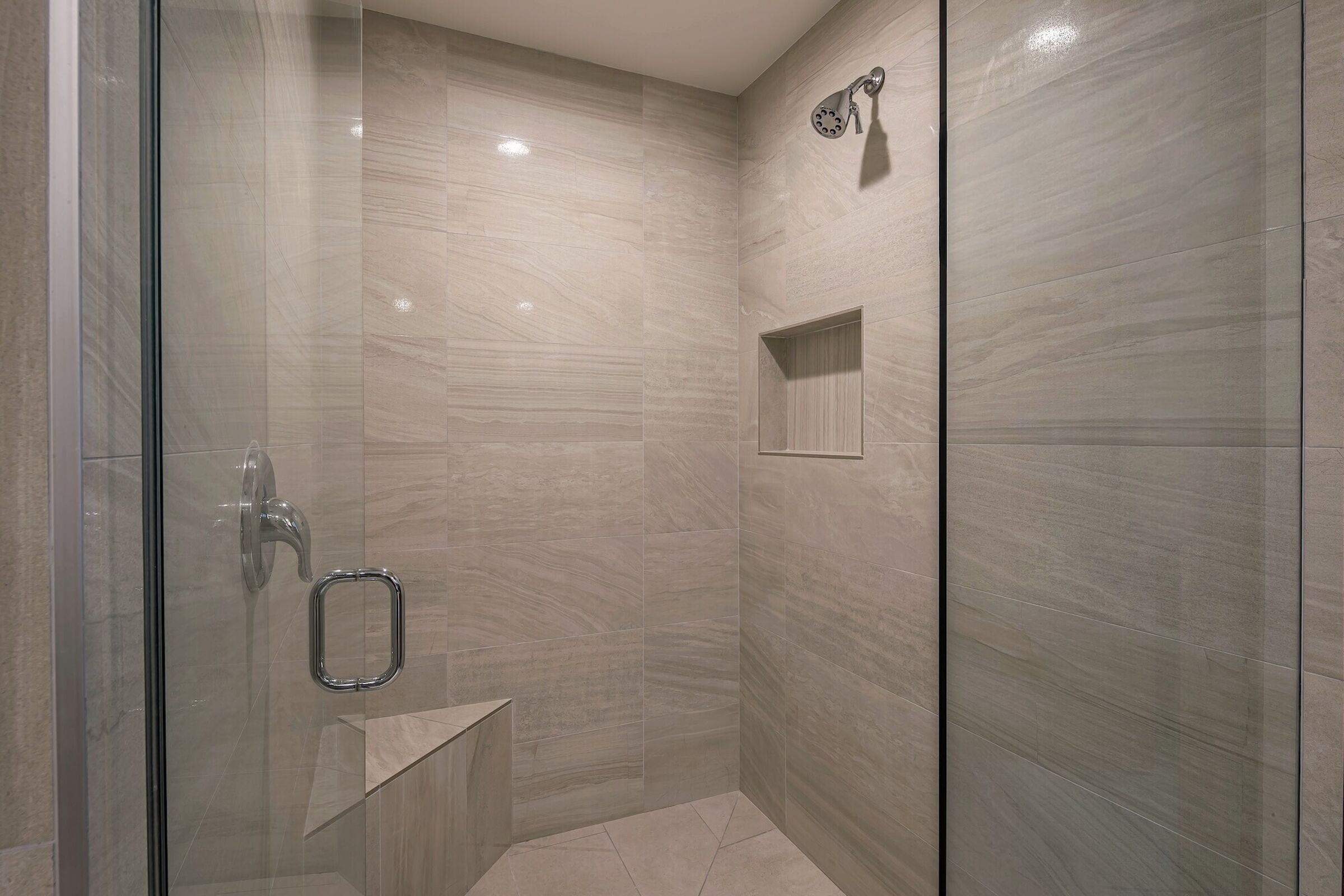 #1733 - Master Ensuite Bathroom
