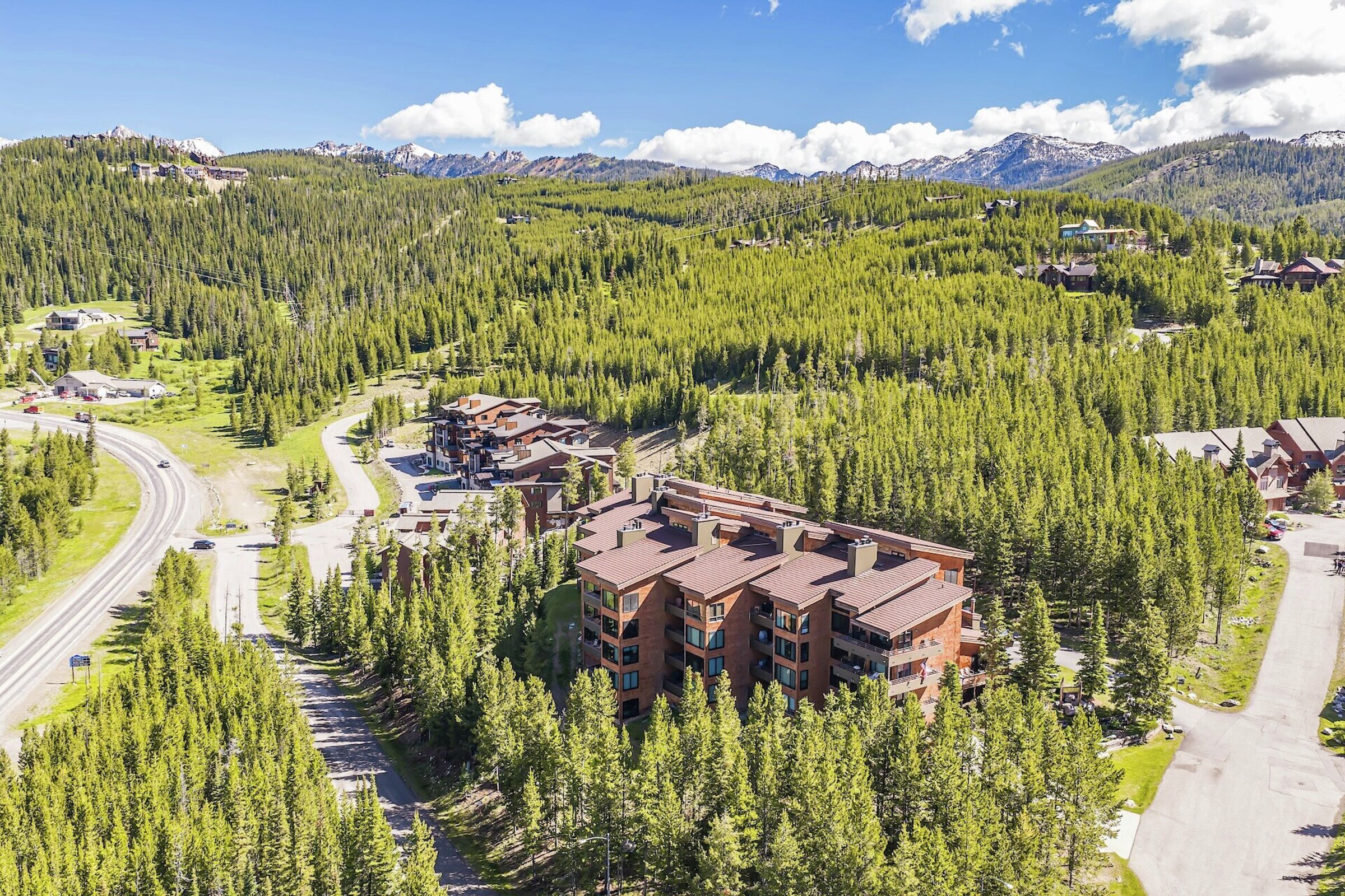 Skycrest Lodge