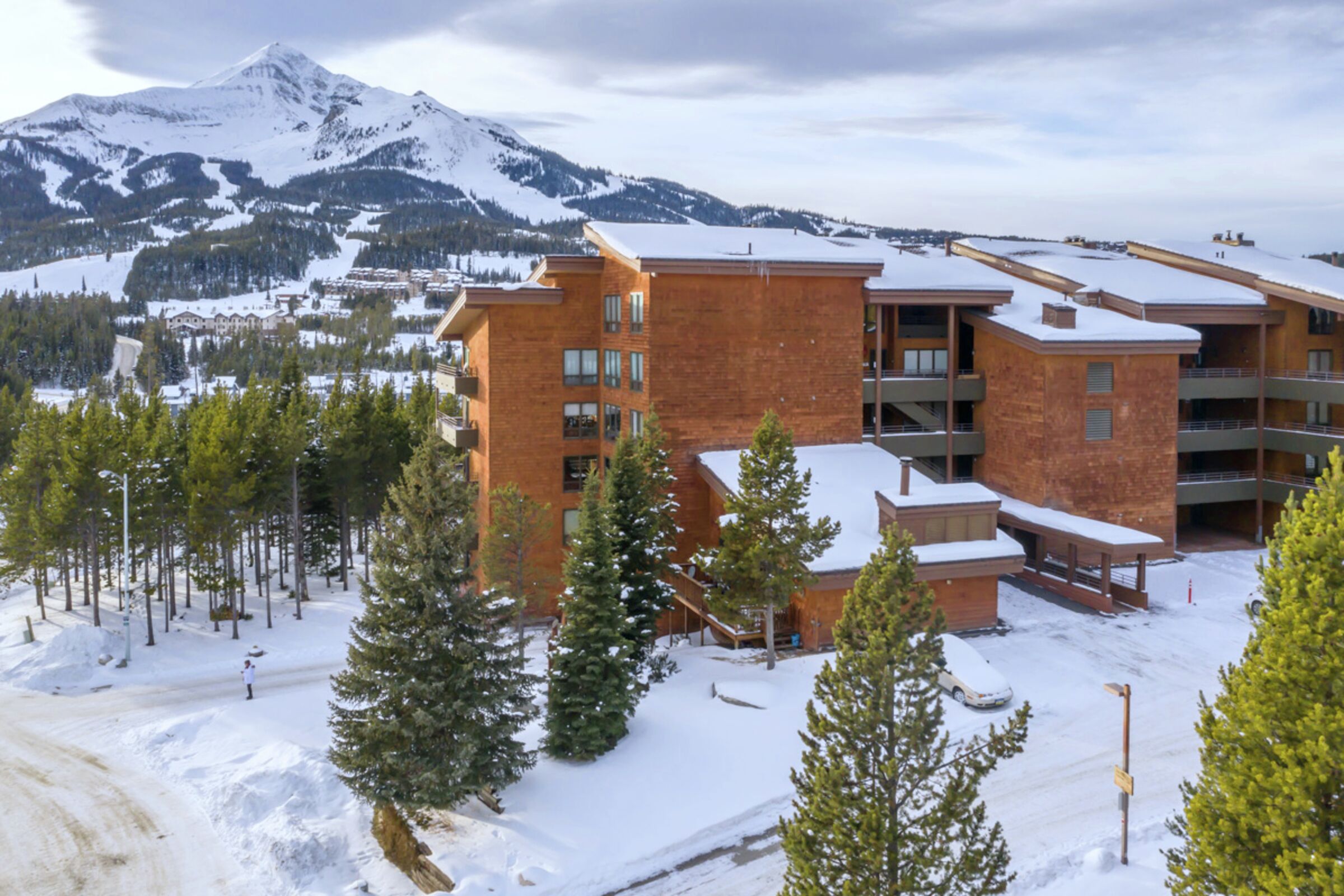 Skycrest Lodge