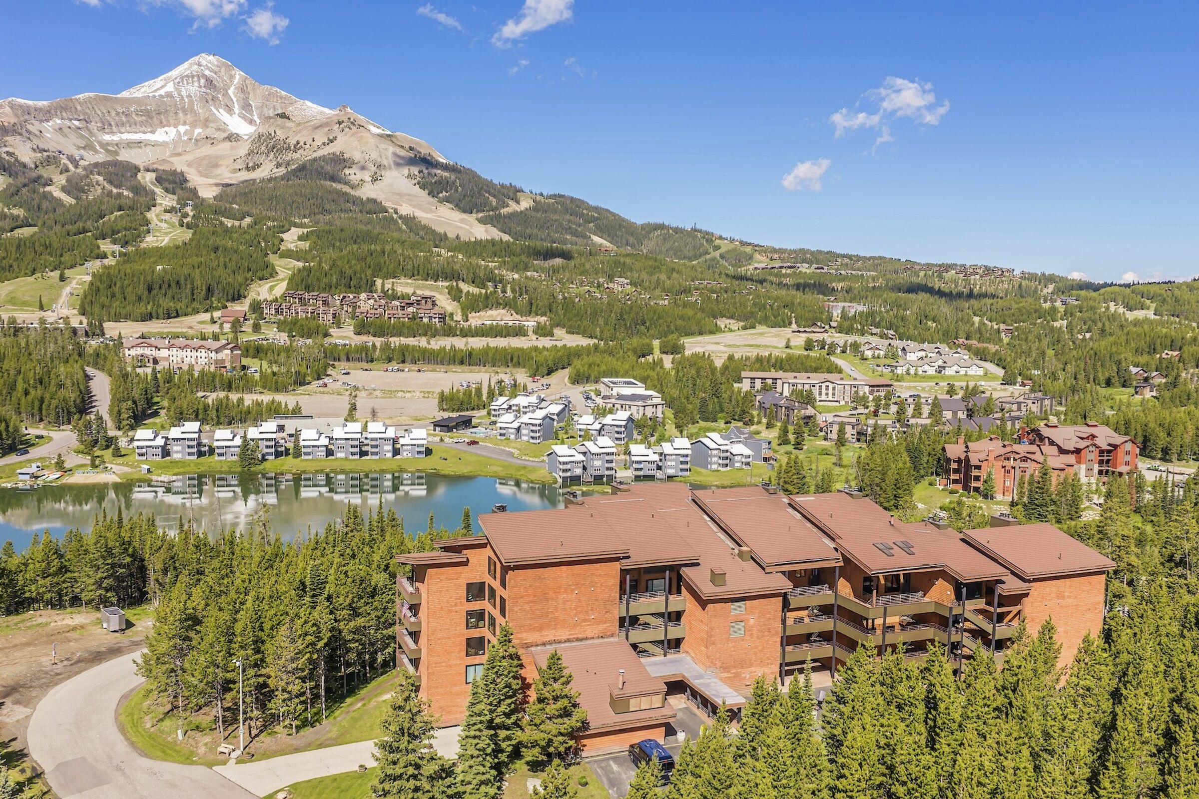 Skycrest Lodge