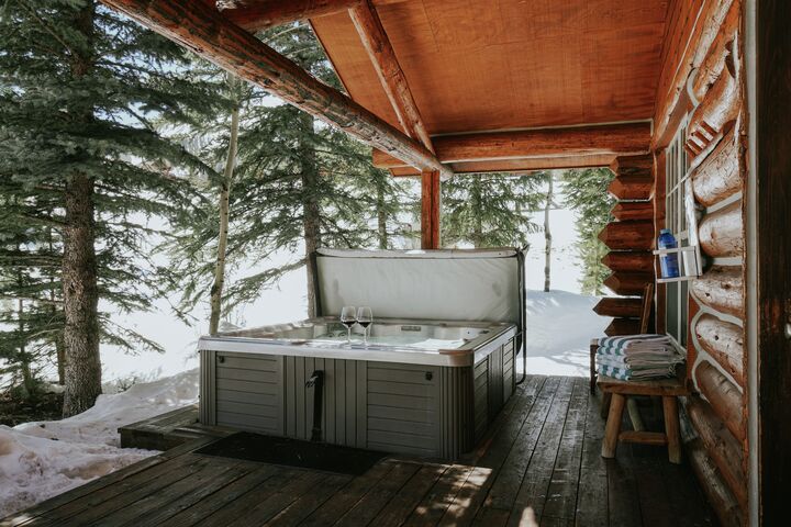 2 Bdrm 2 Bath HT - Deck with Hot Tub