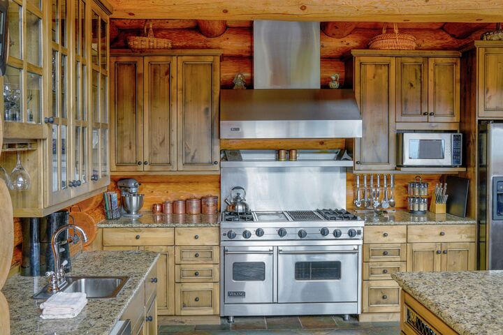 5 Bdrm 5 Bath HT - Kitchen
