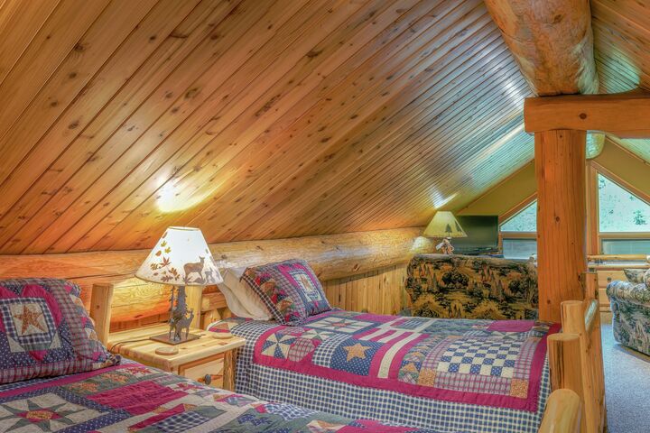 5 Bdrm 5 Bath HT - Bedroom