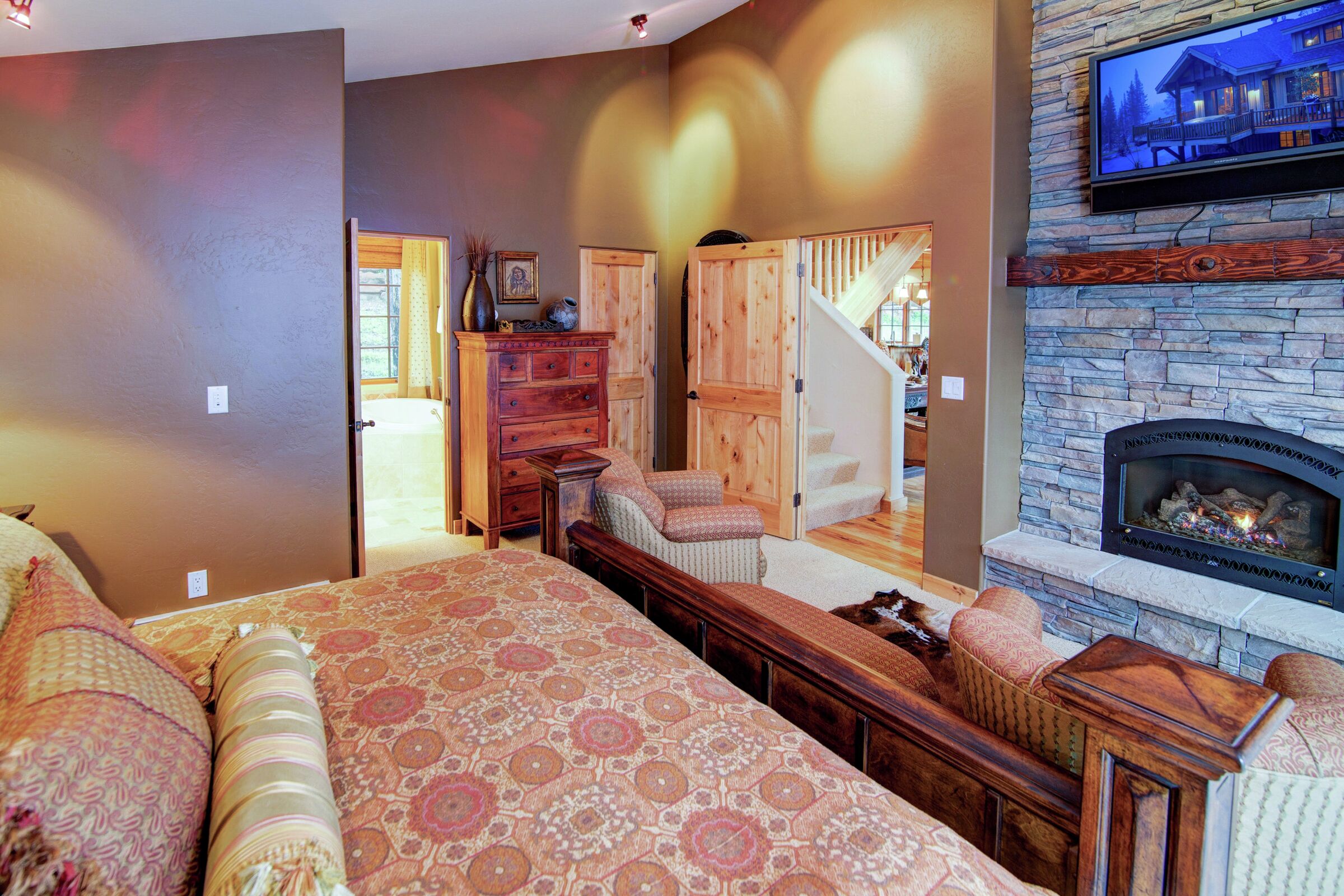 3 Coyote Bluff - Master Bedroom