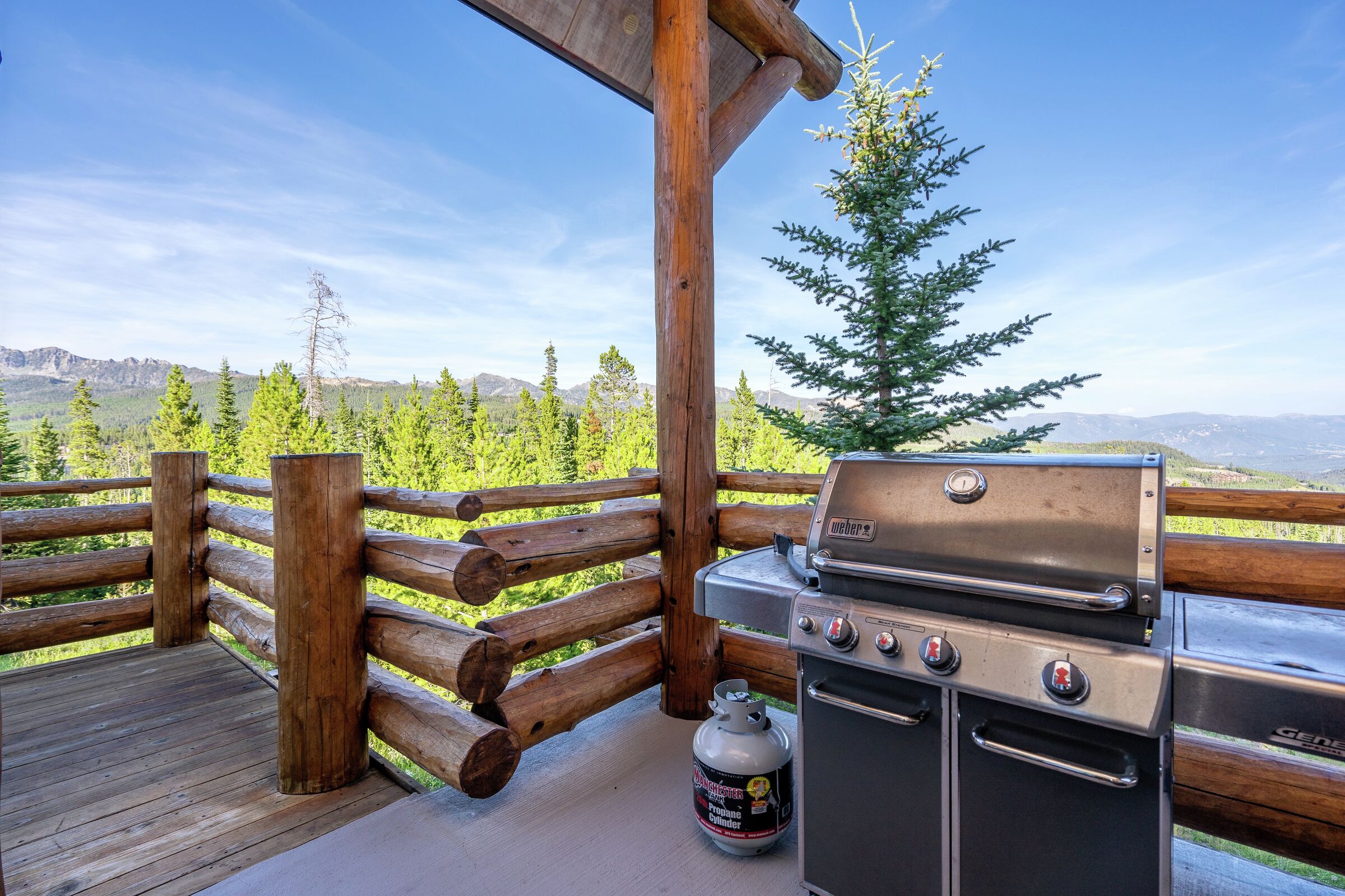 Balcony with BBQ