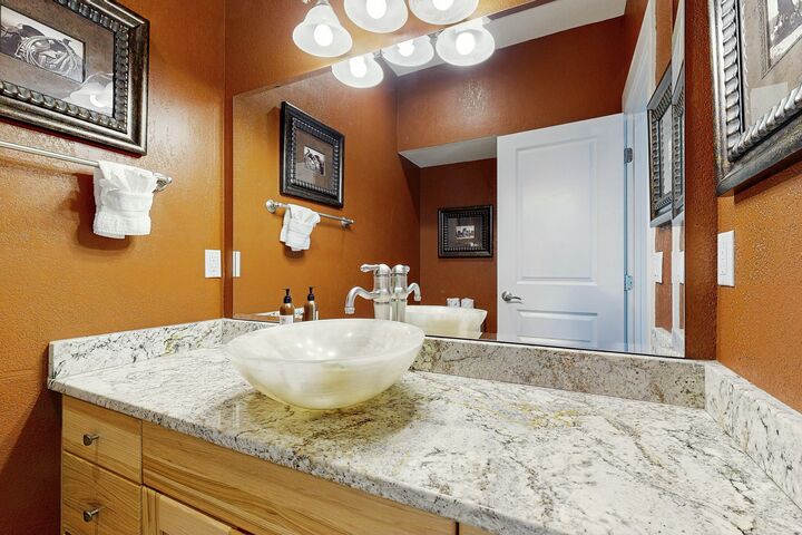 #I-5 - Half Bathroom