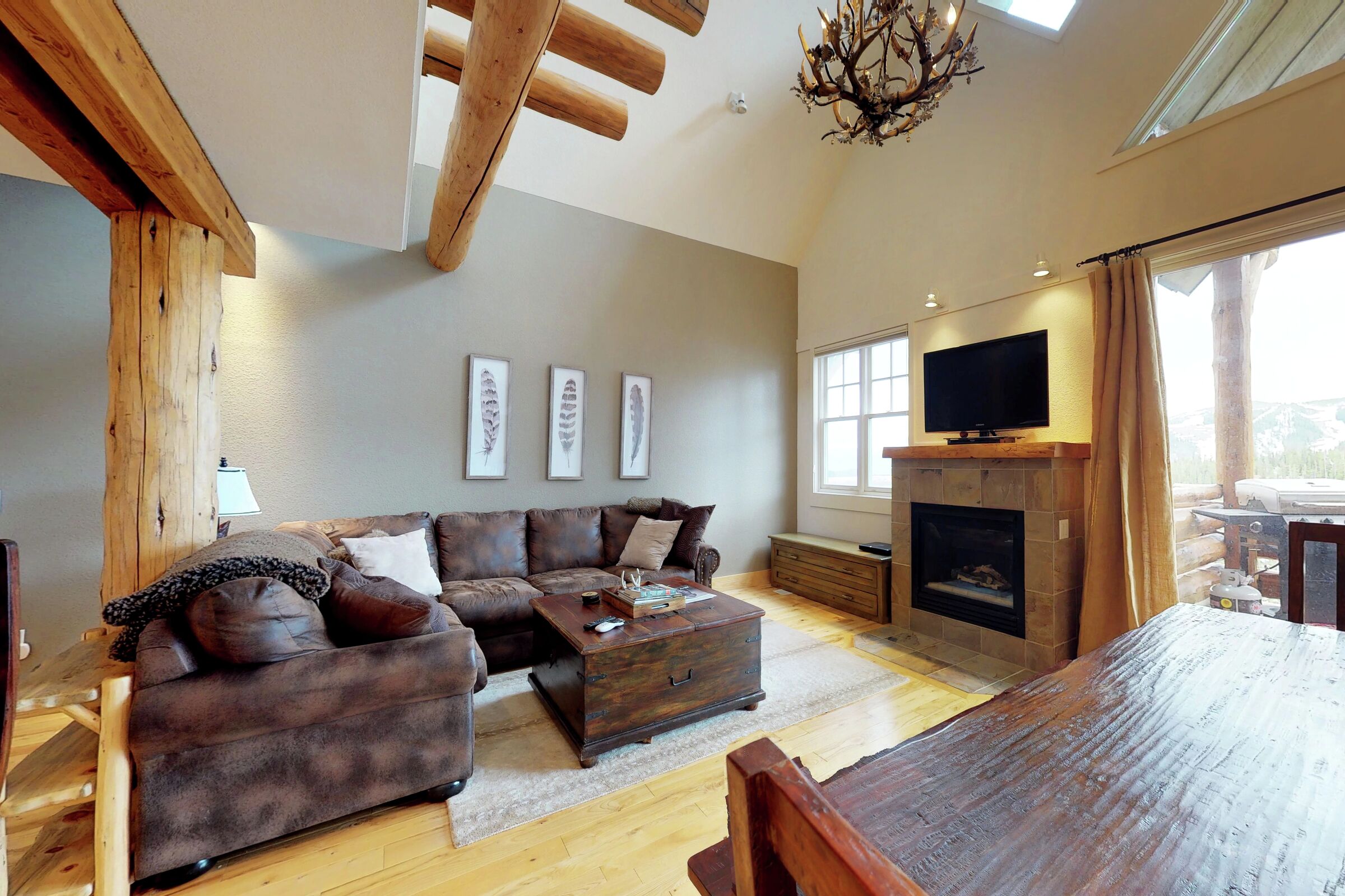 #J2 - Living Room