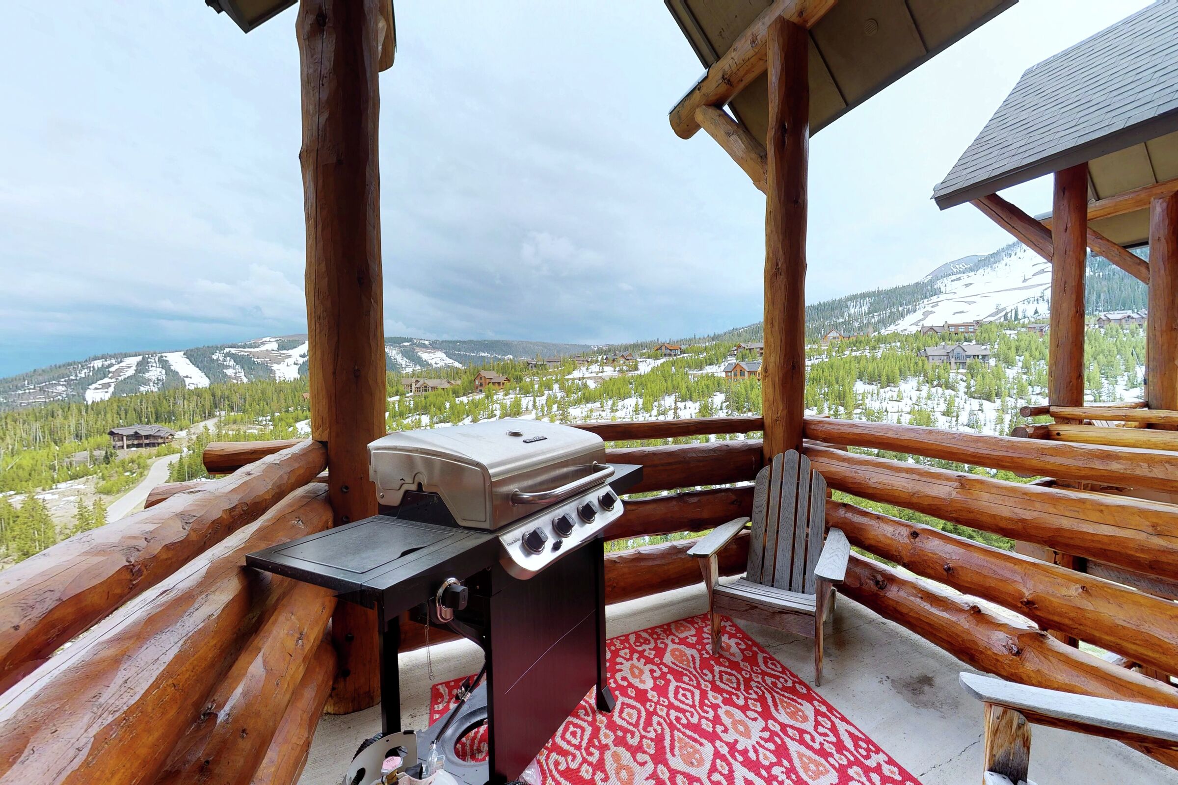 #J2 - Balcony with BBQ