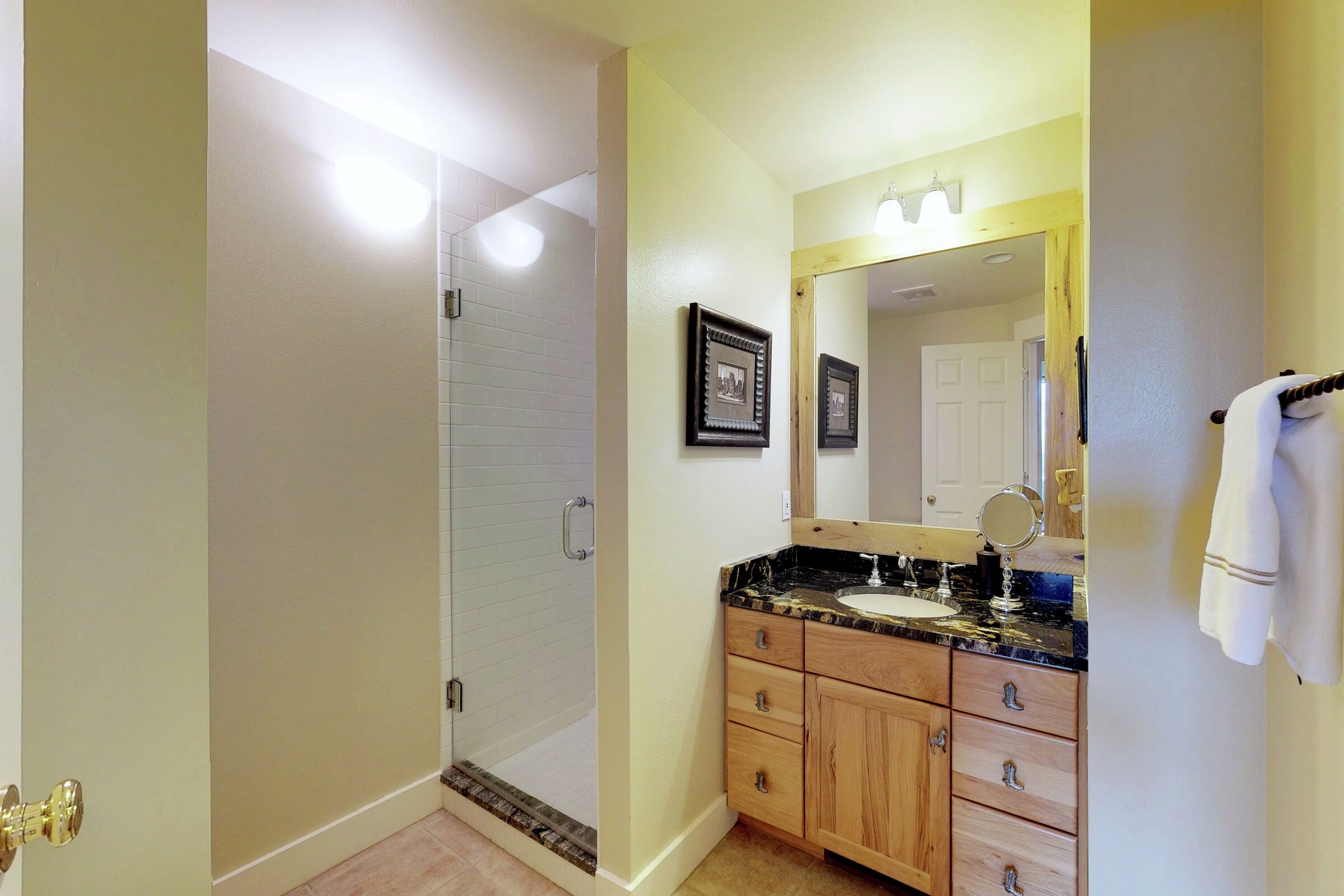 #J2 - Bathroom