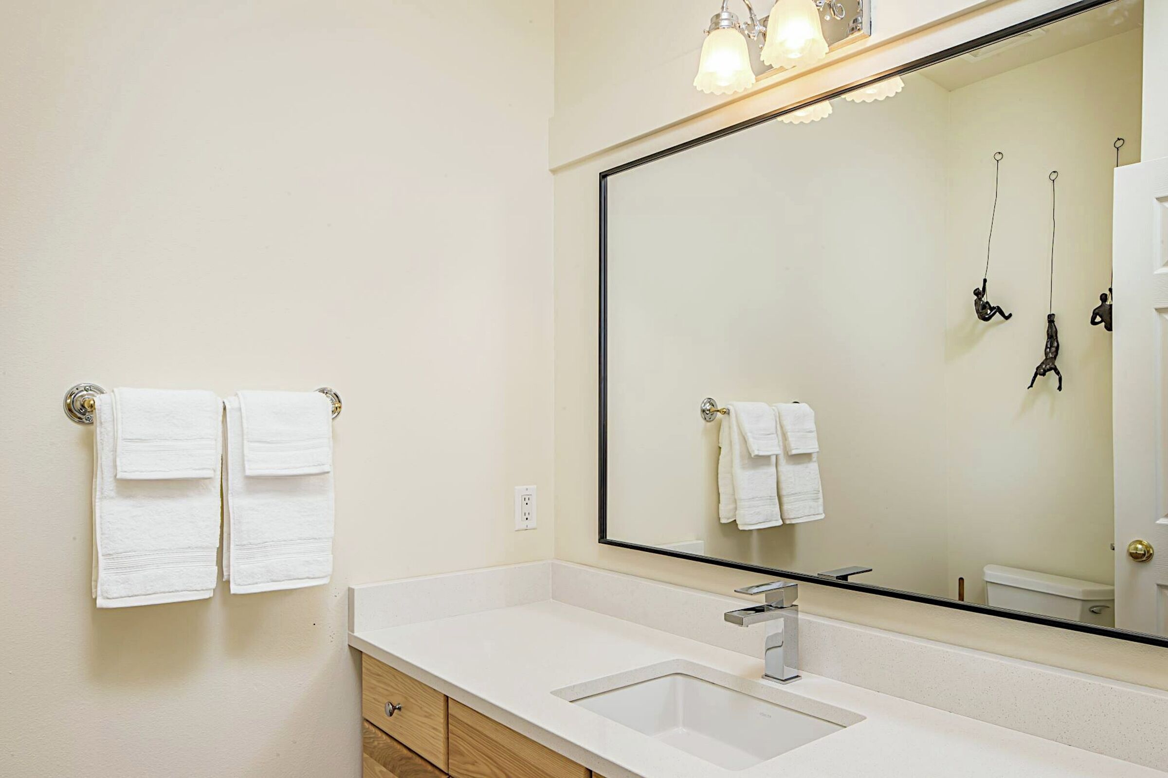#J3 - Bathroom