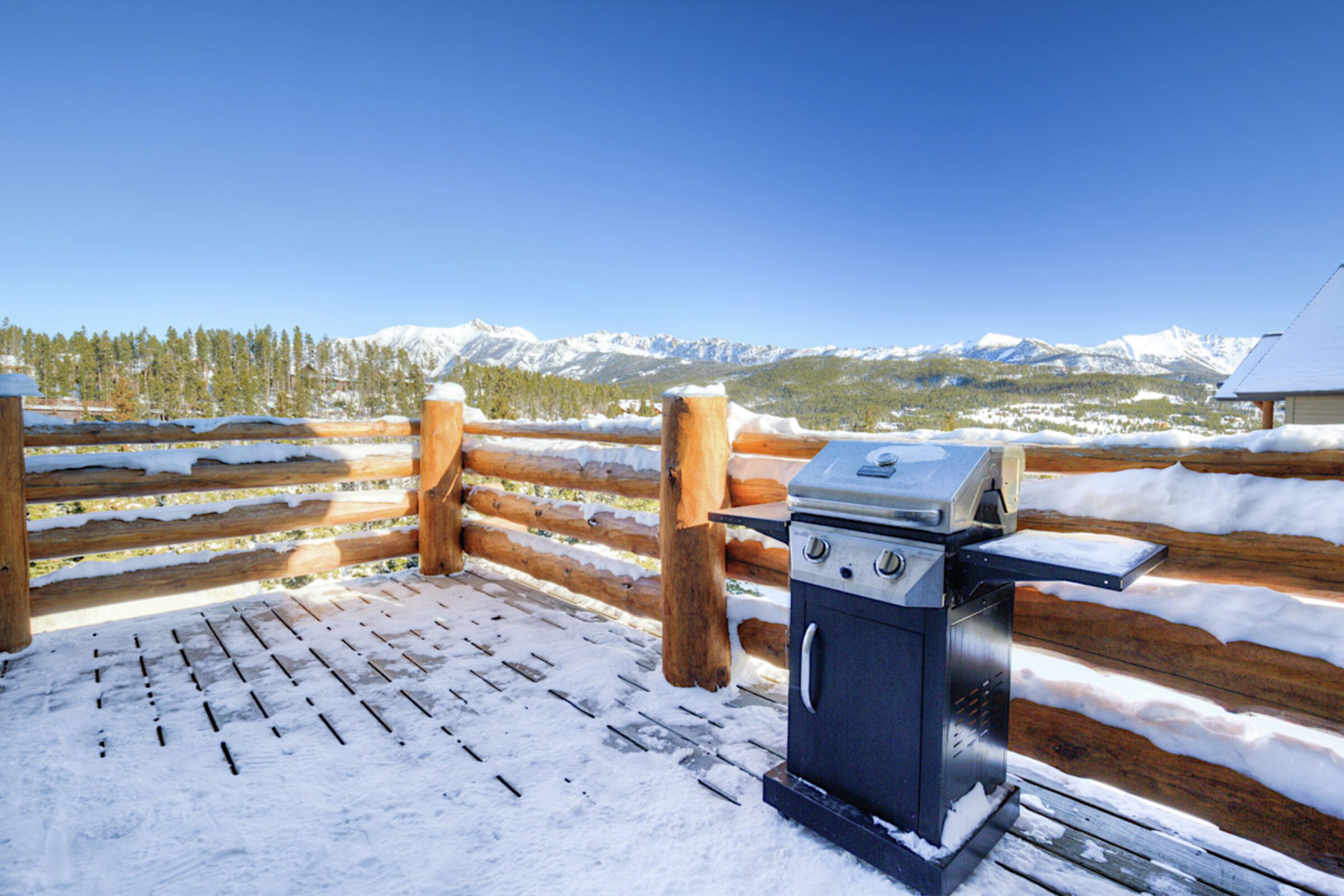 #B1 - Balcony with BBQ