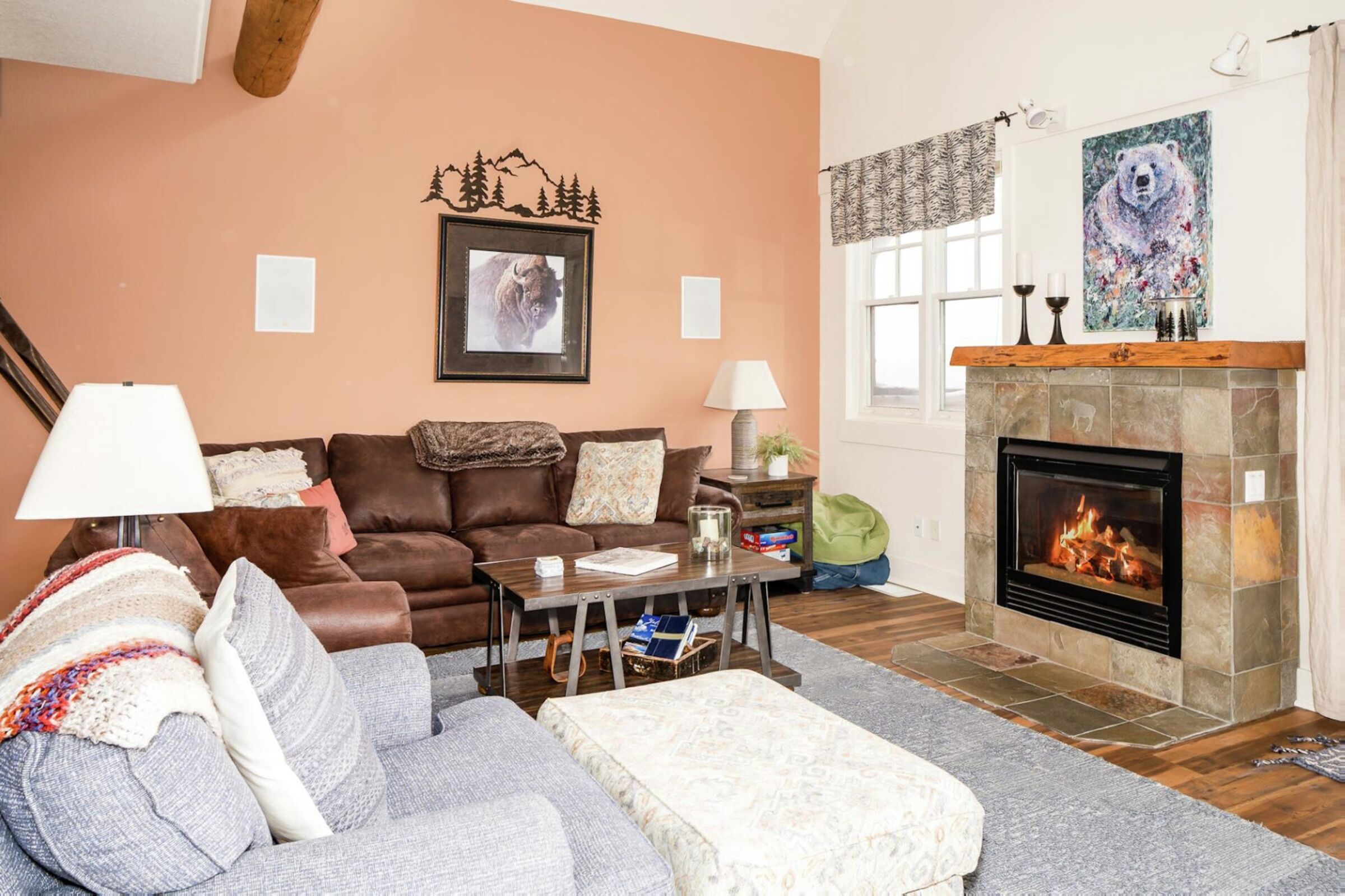 #J1 - Living Room