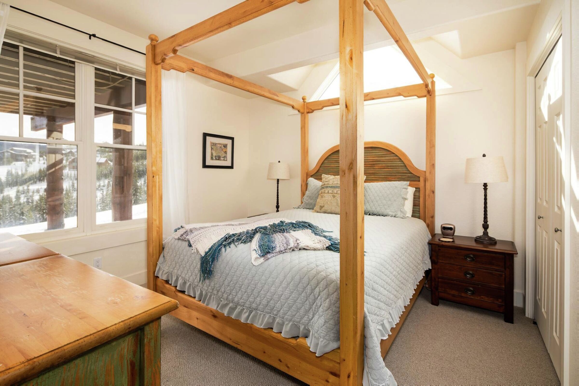 #J1 - Bedroom