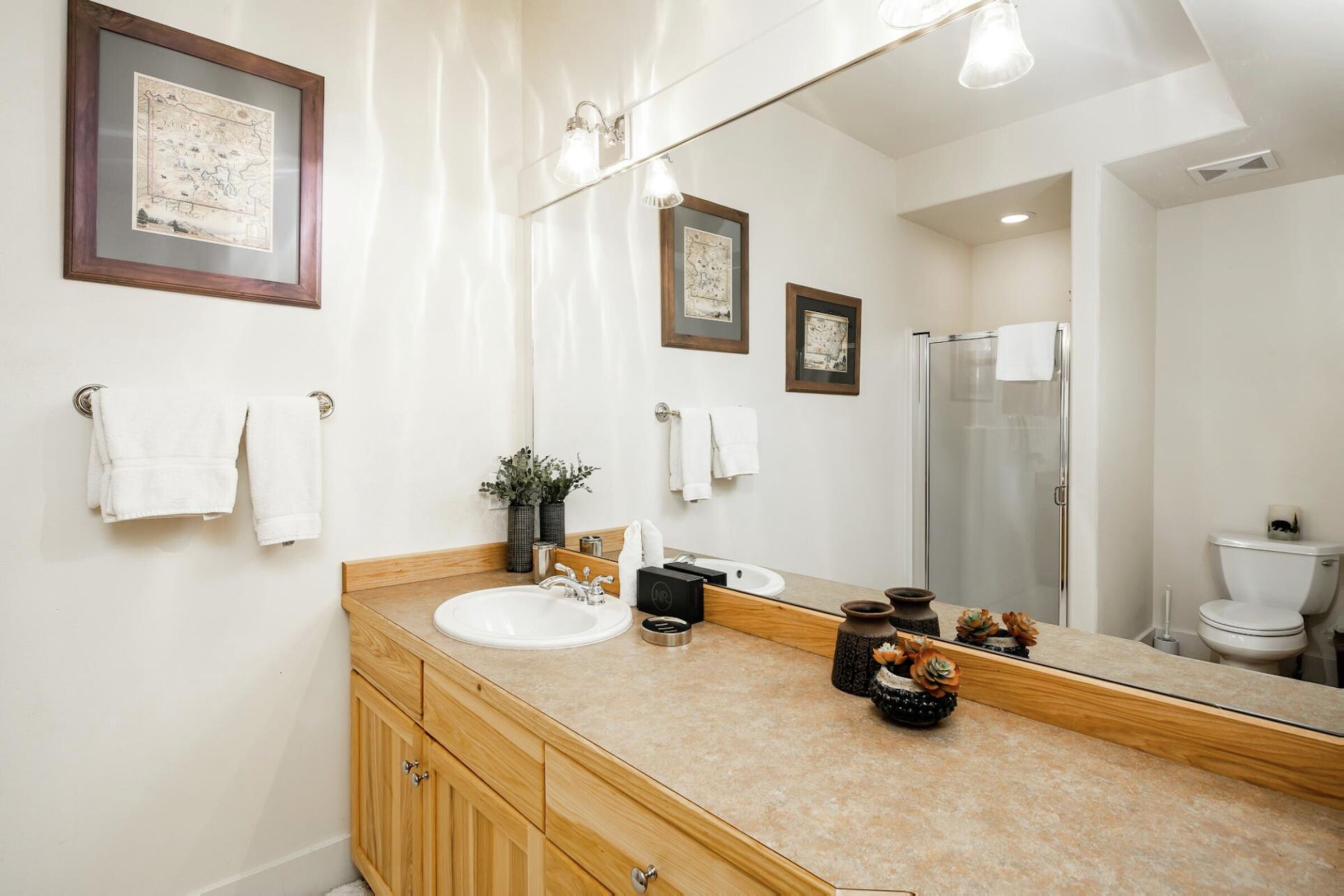 #J1 - Ensuite Bathroom
