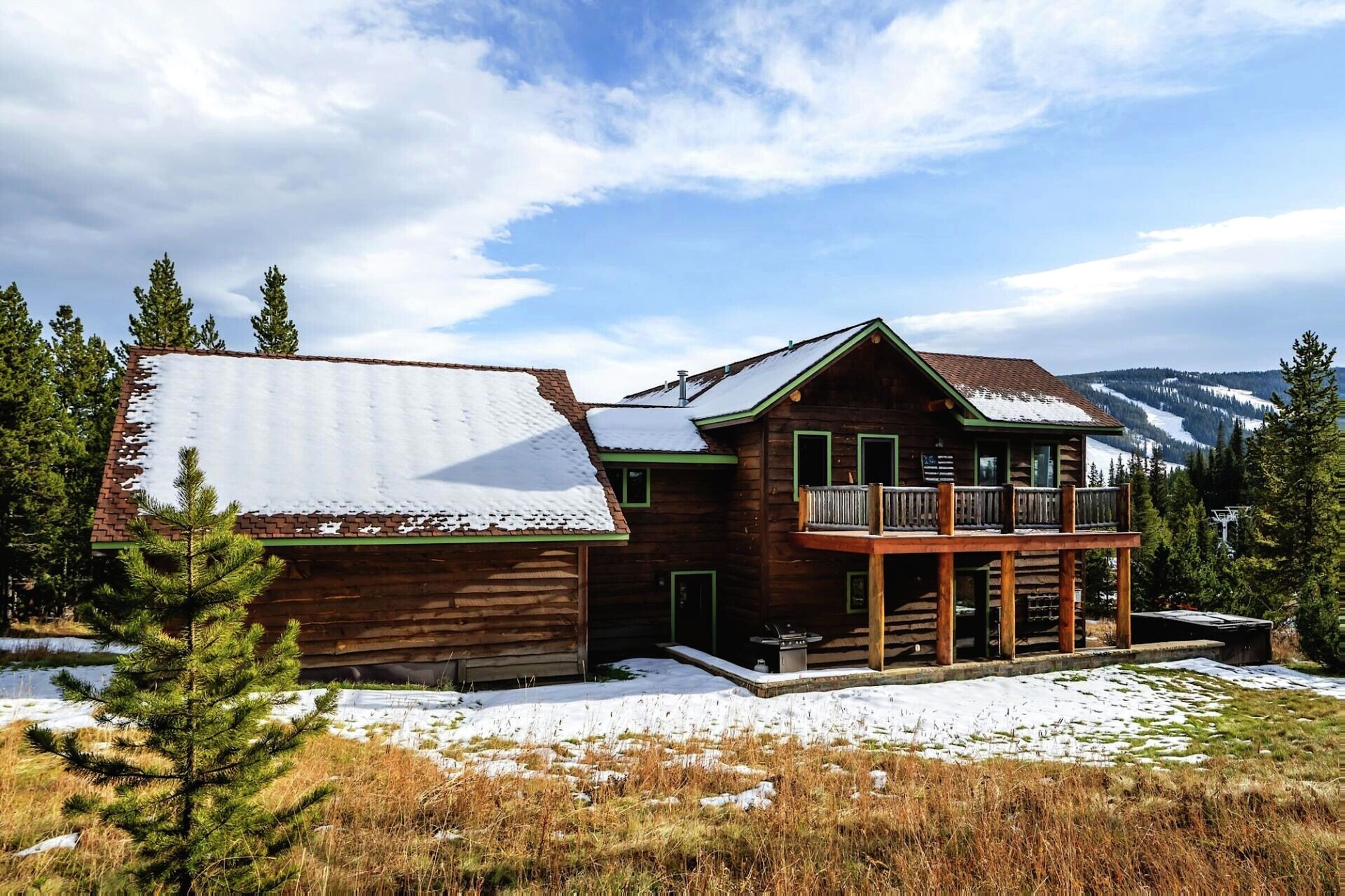Twin Lift Lodge Exterior - Winter