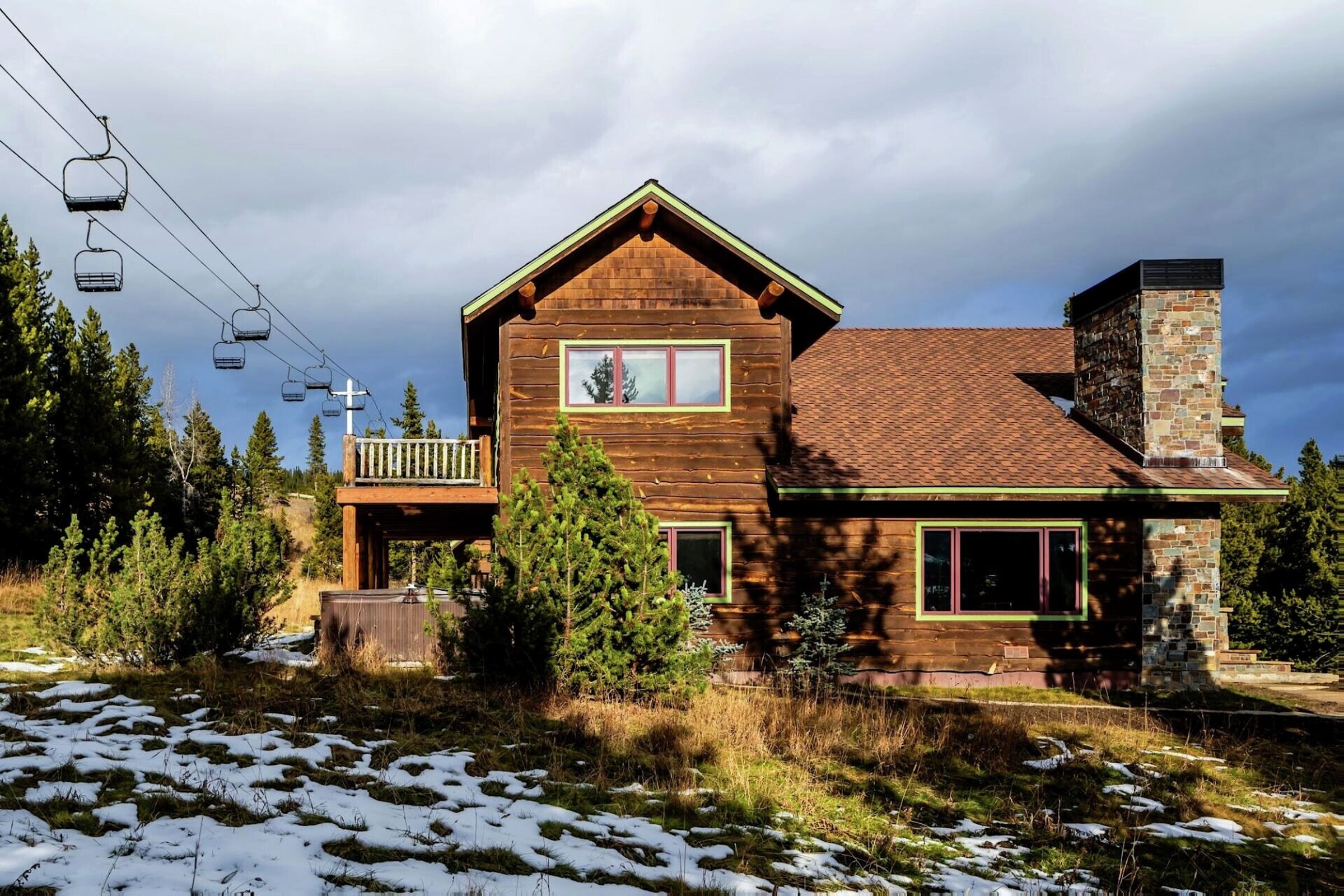 Twin Lift Lodge Exterior - Winter